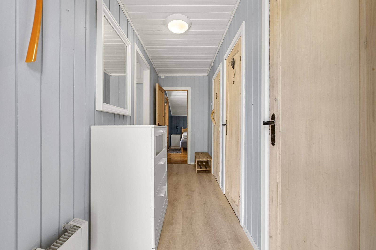 Fra gangen er det enkel tilgang til alle soverommene, badet og toalettrommet. Galleribilde