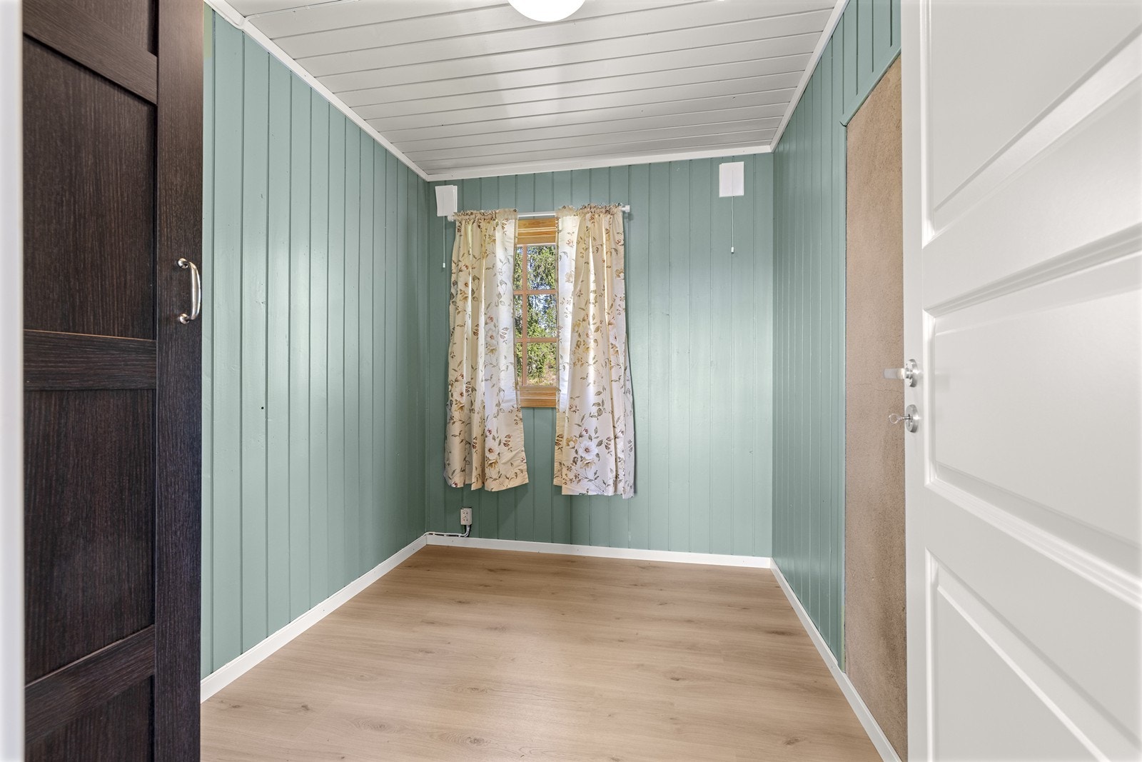 Det tredje soverommet har plass til seng og garderobeskap. Galleribilde