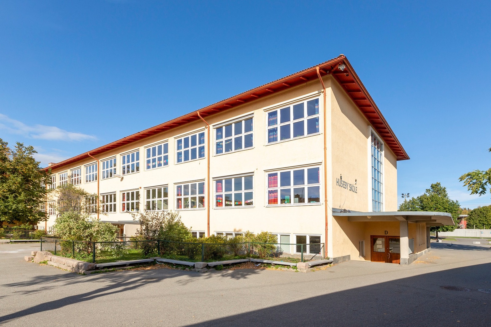 Boligen sogner til Huseby skole. Galleribilde