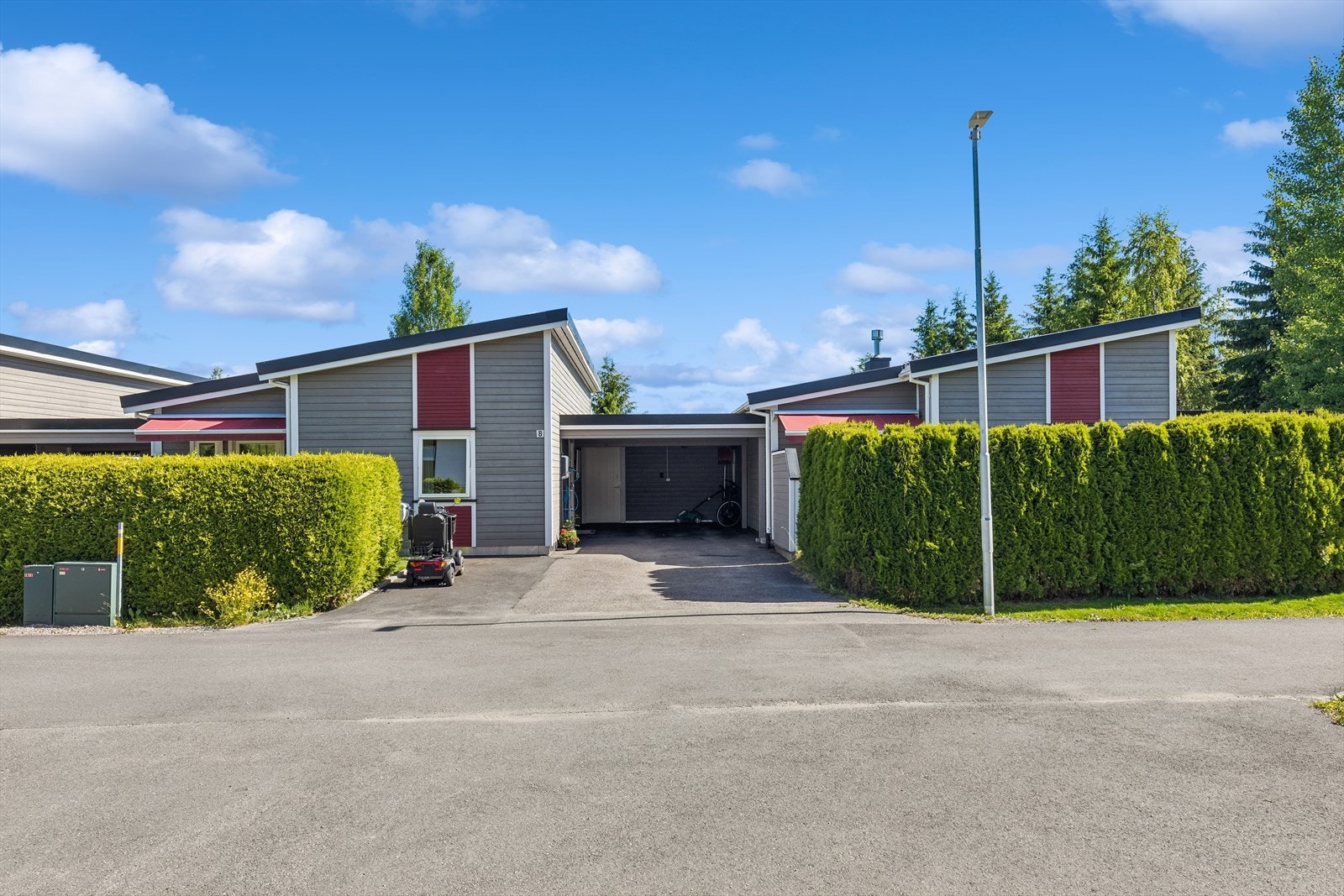 Eiendommen ligger i et etablert og barnevennlig boligområde. Galleribilde