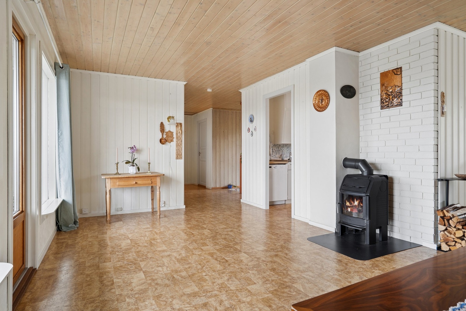 Lukket ildsted på stuen. Galleribilde