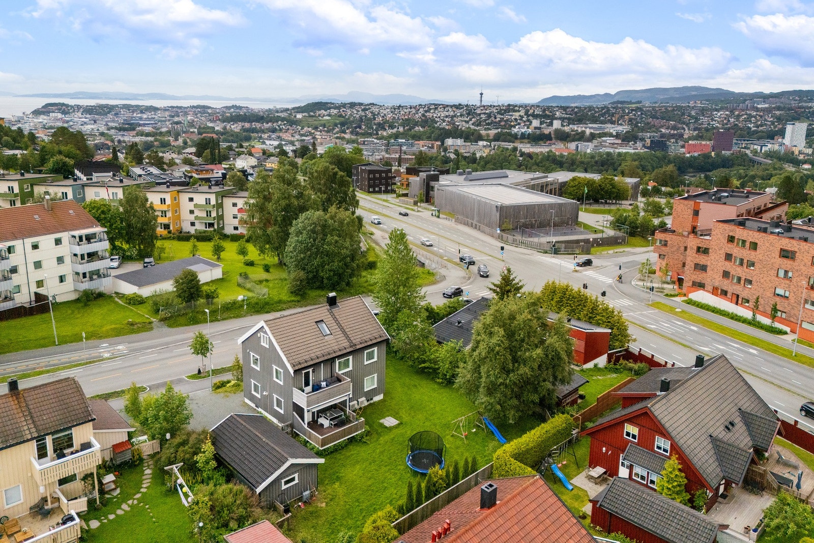 Området er ettertraktet med kort vei til både Bymarka og sentrum. Galleribilde