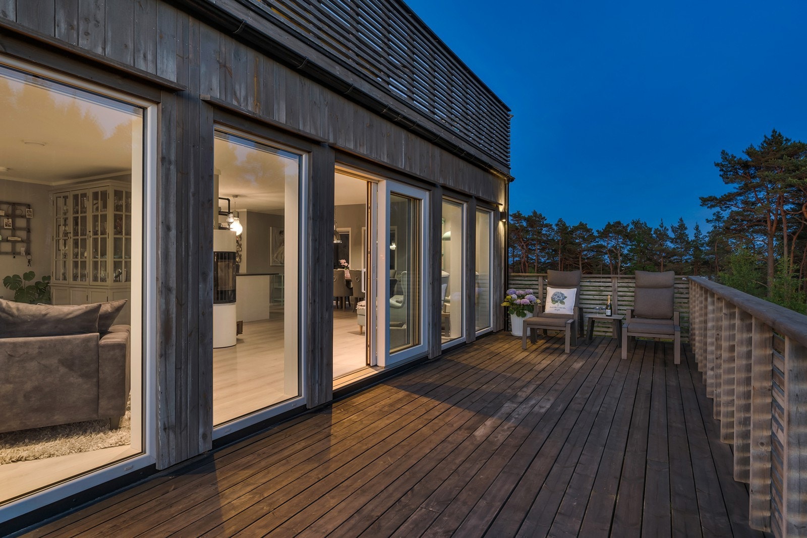 Vi går inn igjen. Galleribilde