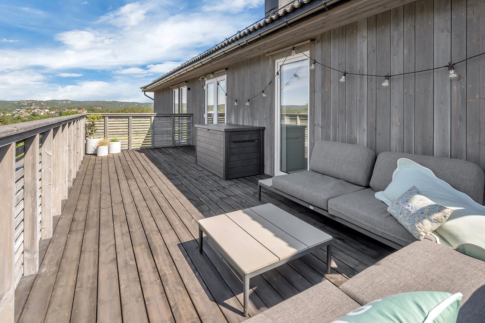 Vestvendt med gode solforhold. Galleribilde
