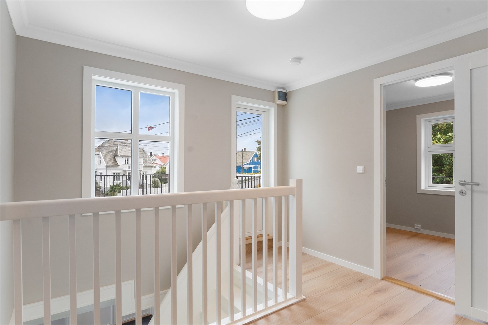Fra gangen er det utgang til en stor balkong på 52 m². Galleribilde