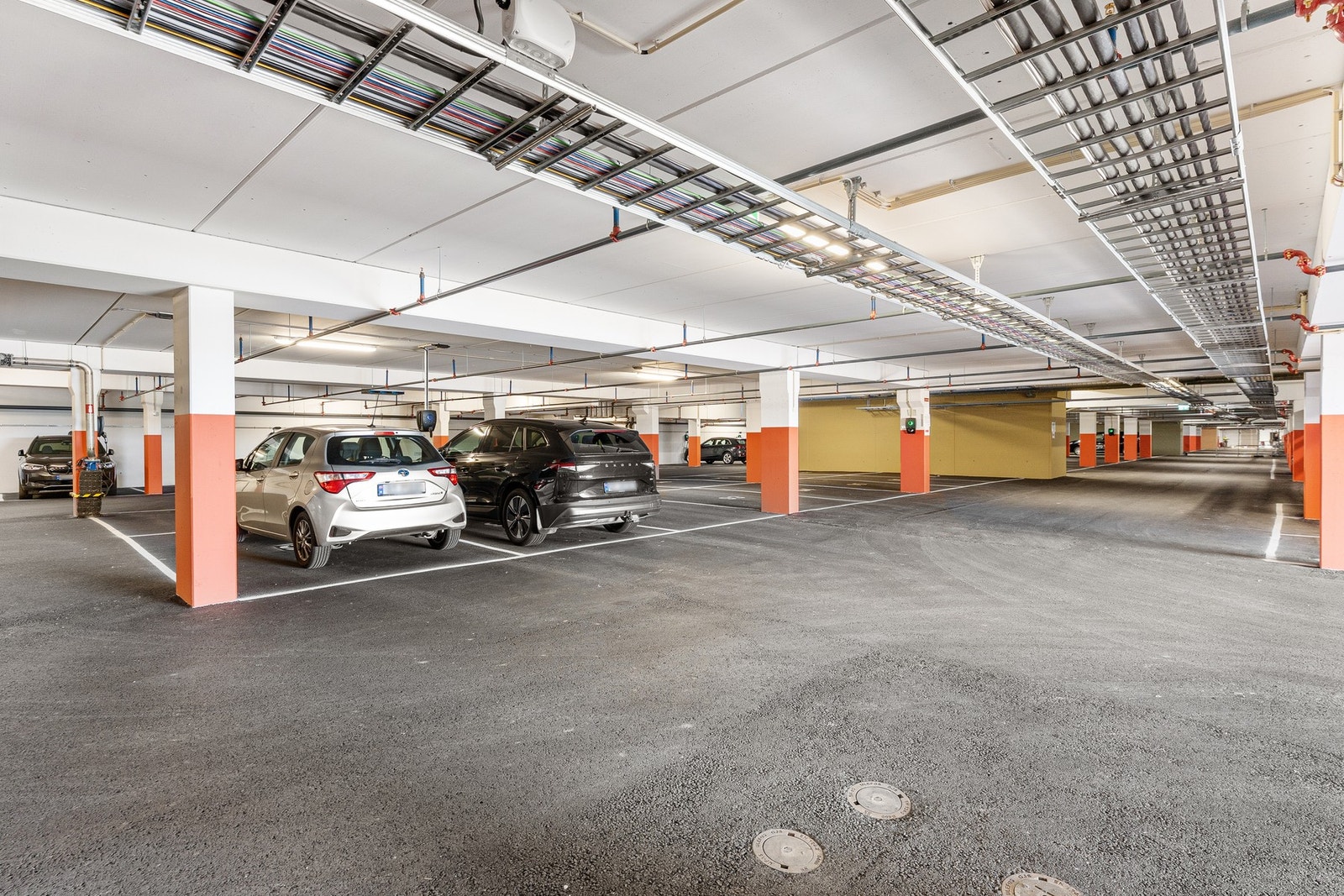 Det er mulighet for kjøp av garasjeplass for kr 490 000,- + omkostninger. Galleribilde