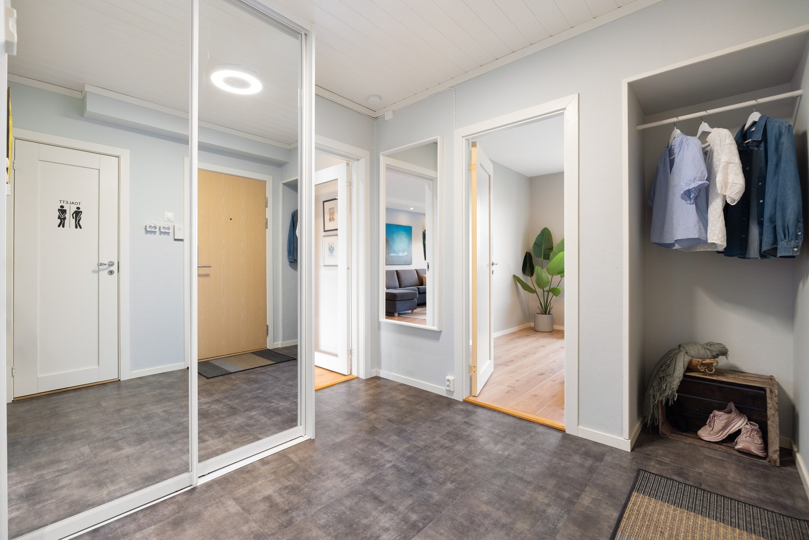 Leiligheten disponerer også tre boder i felles kjeller på henholdsvis ca. 5,5, 3,5 og 6 kvm. Galleribilde