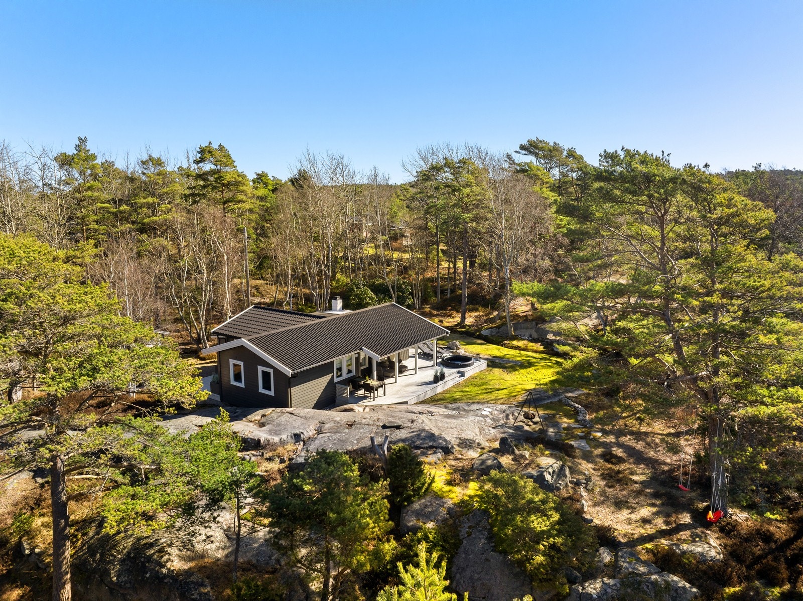 Ditt nye ferieparadis ligger ca. 200 meter fra sjøen. Galleribilde