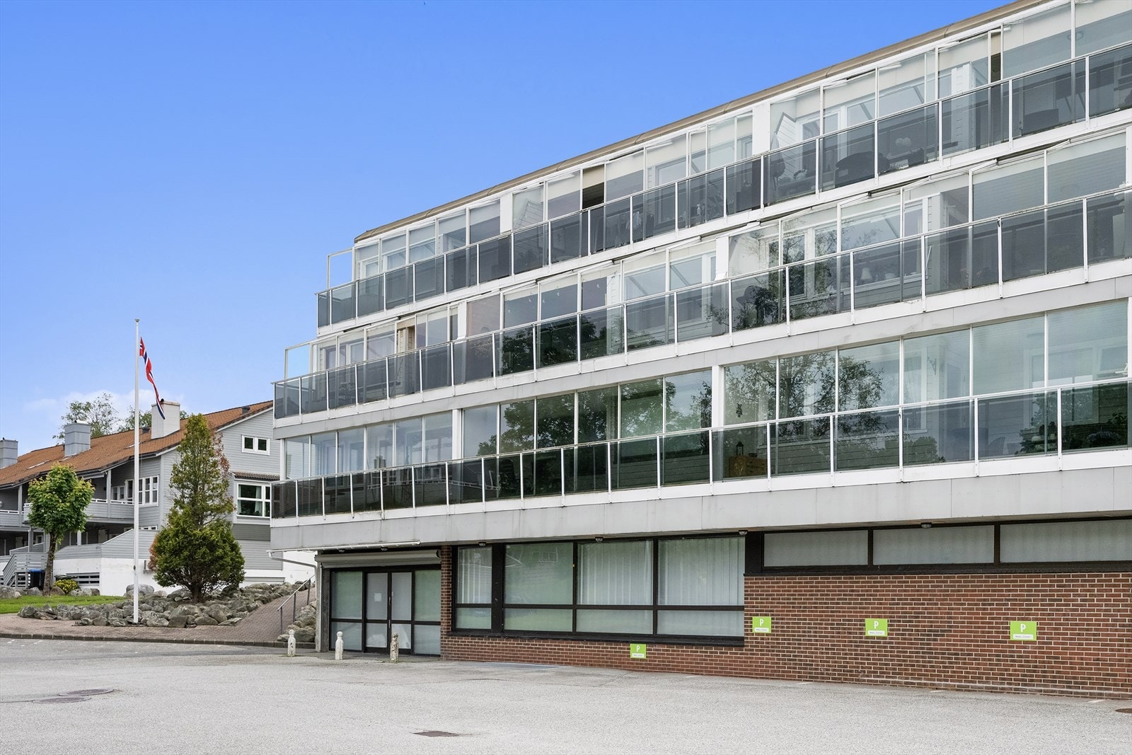 Beliggenheten er sentral, med kort avstand til flotte turområder, dagligvarebutikker, gode bussforbindelser og Stavanger sentrum. Galleribilde