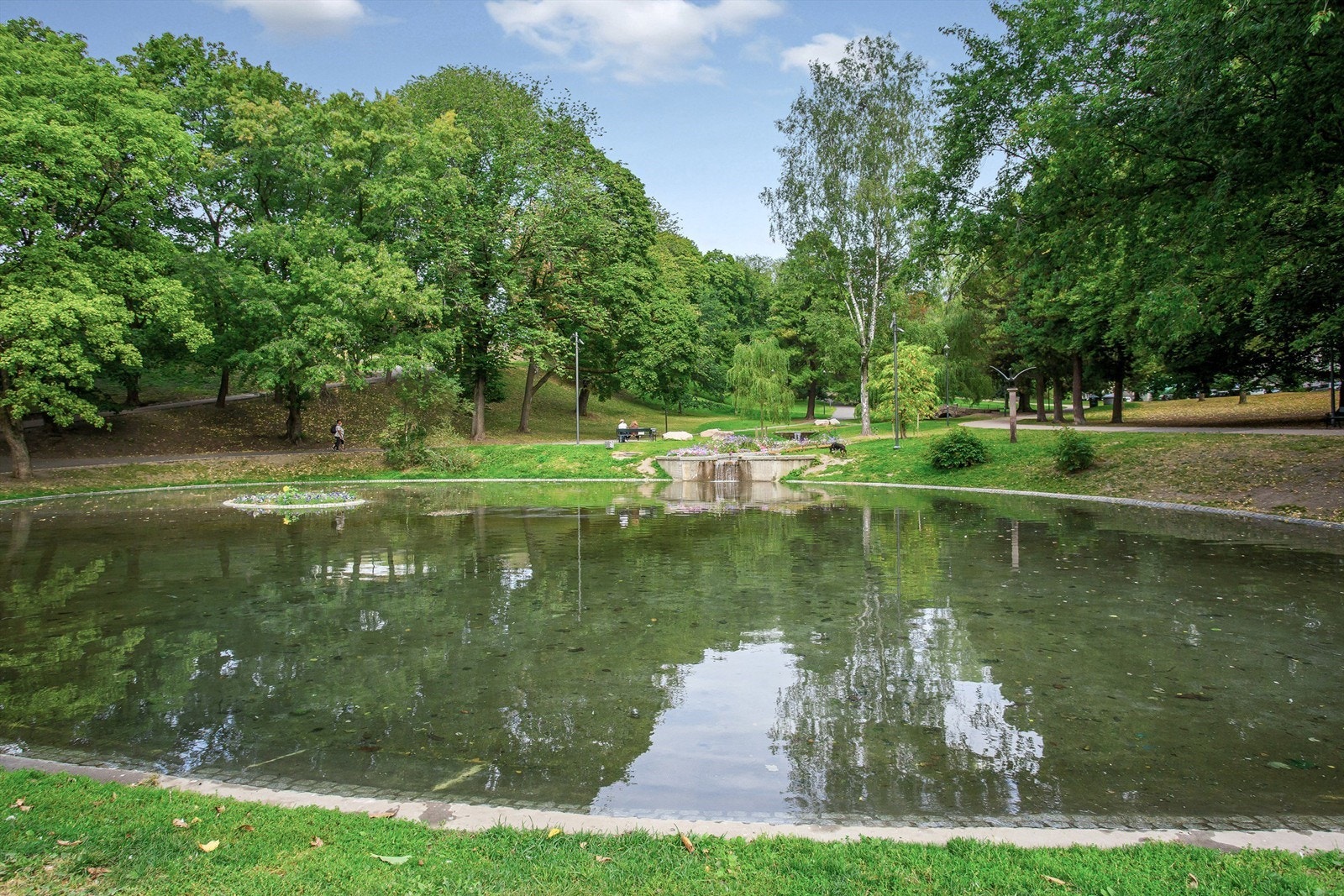 St. Hanshaugen park er et av Oslos største parkanlegg med flott turterreng og nydelig utsikt over sentrum. Galleribilde