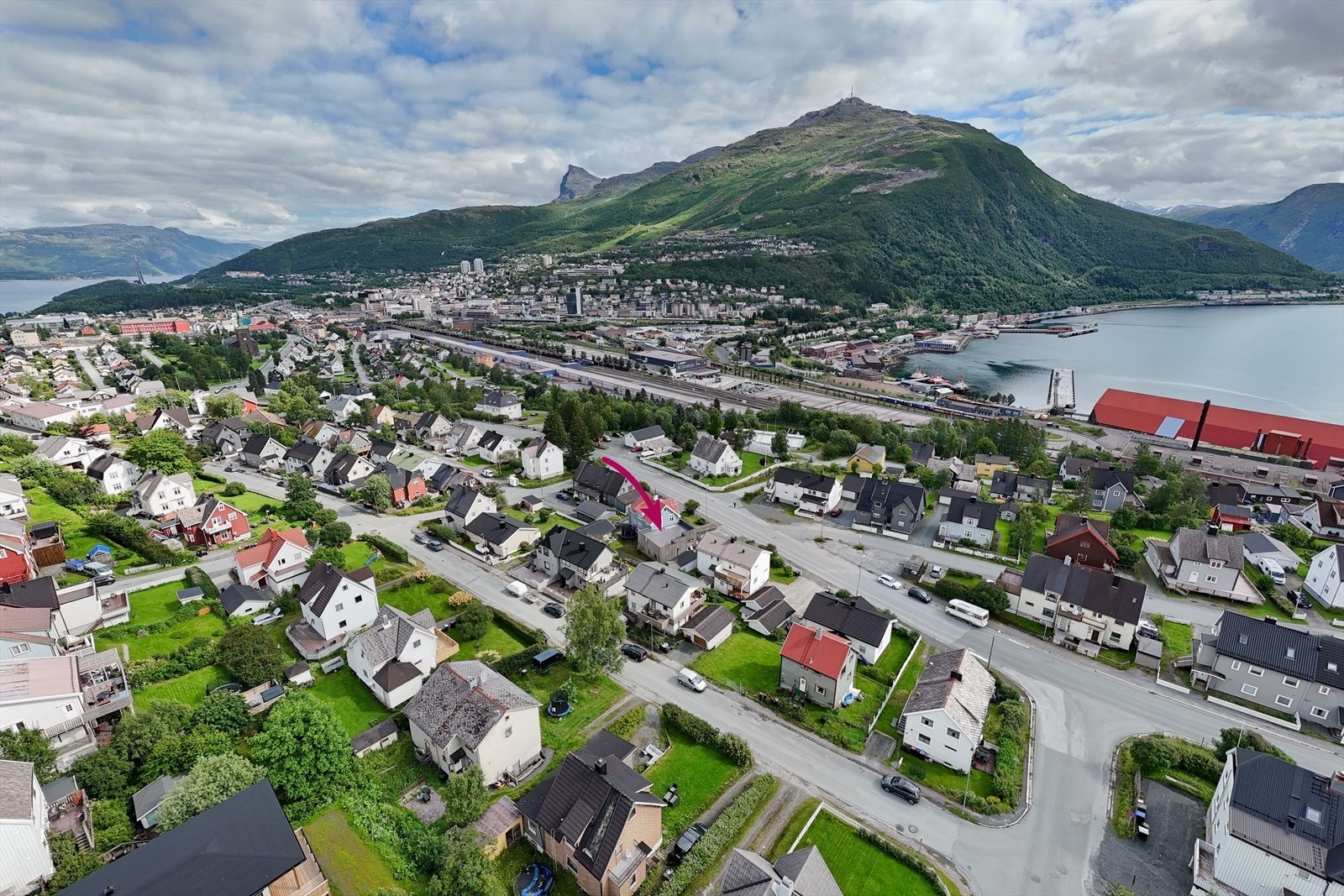 Kort avstand til Narvik sentrum og alle byens fasiliteter. Galleribilde
