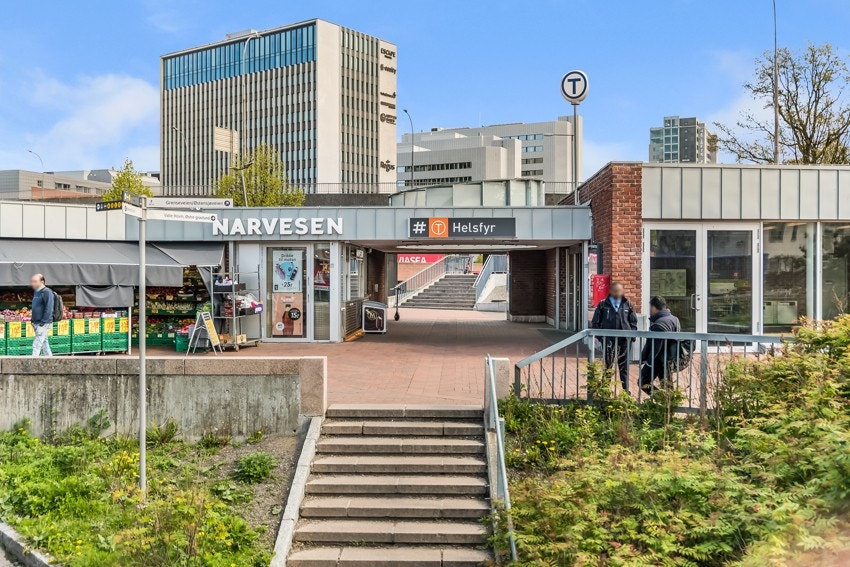 T-banen går fra Helsfyr som er et knutepunkt for offentlig kommunikasjon Galleribilde