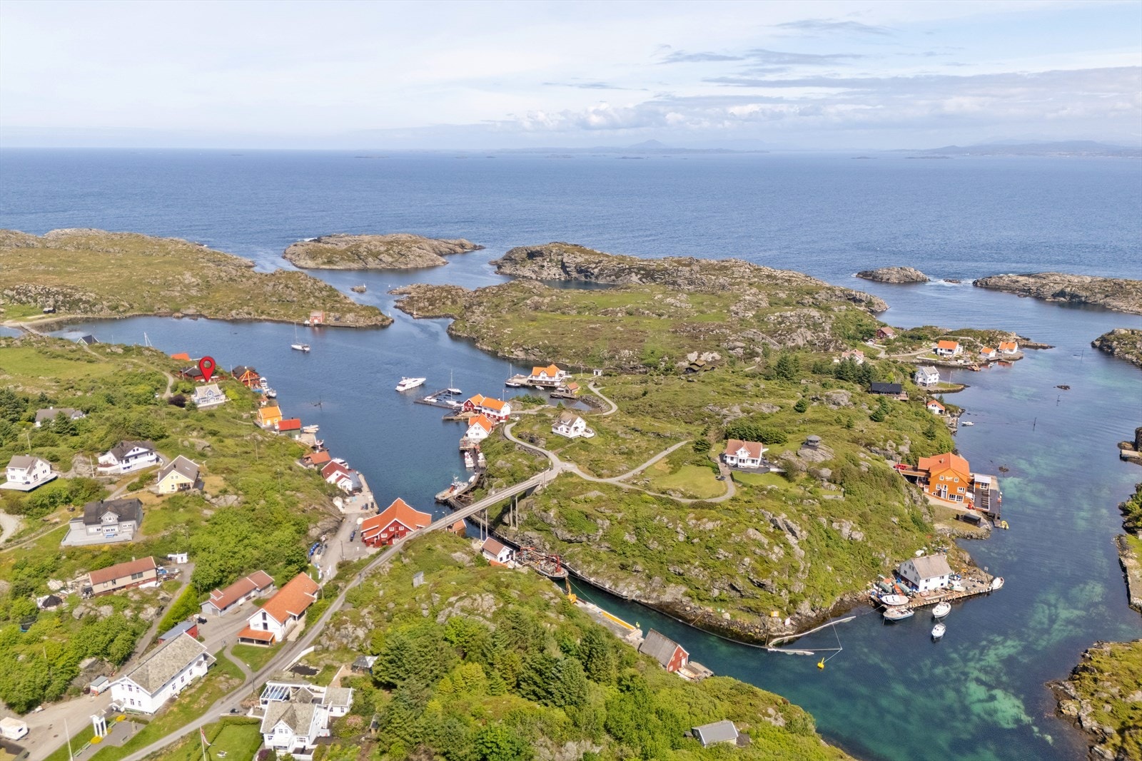 Her lever du tett på naturen, med turstier og svaberg rett utenfor døren. Galleribilde