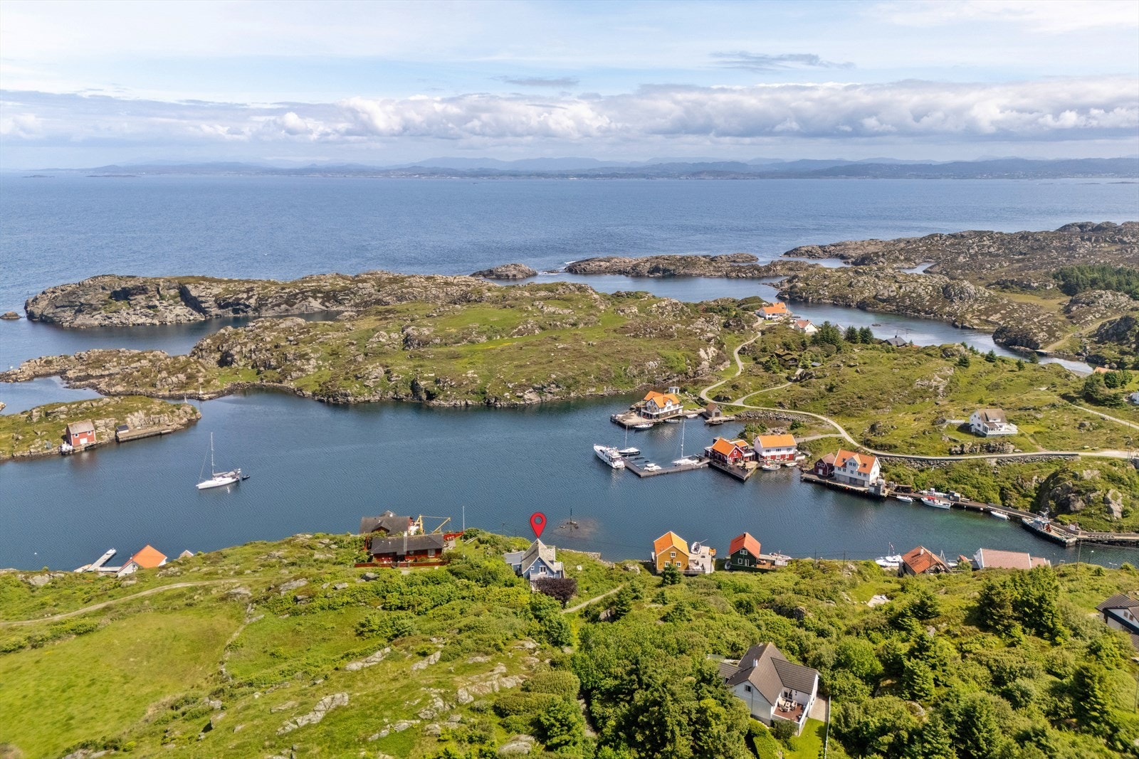 Et oversiktsbilde som viser eiendommens unike plassering i det maritime landskapet. Galleribilde