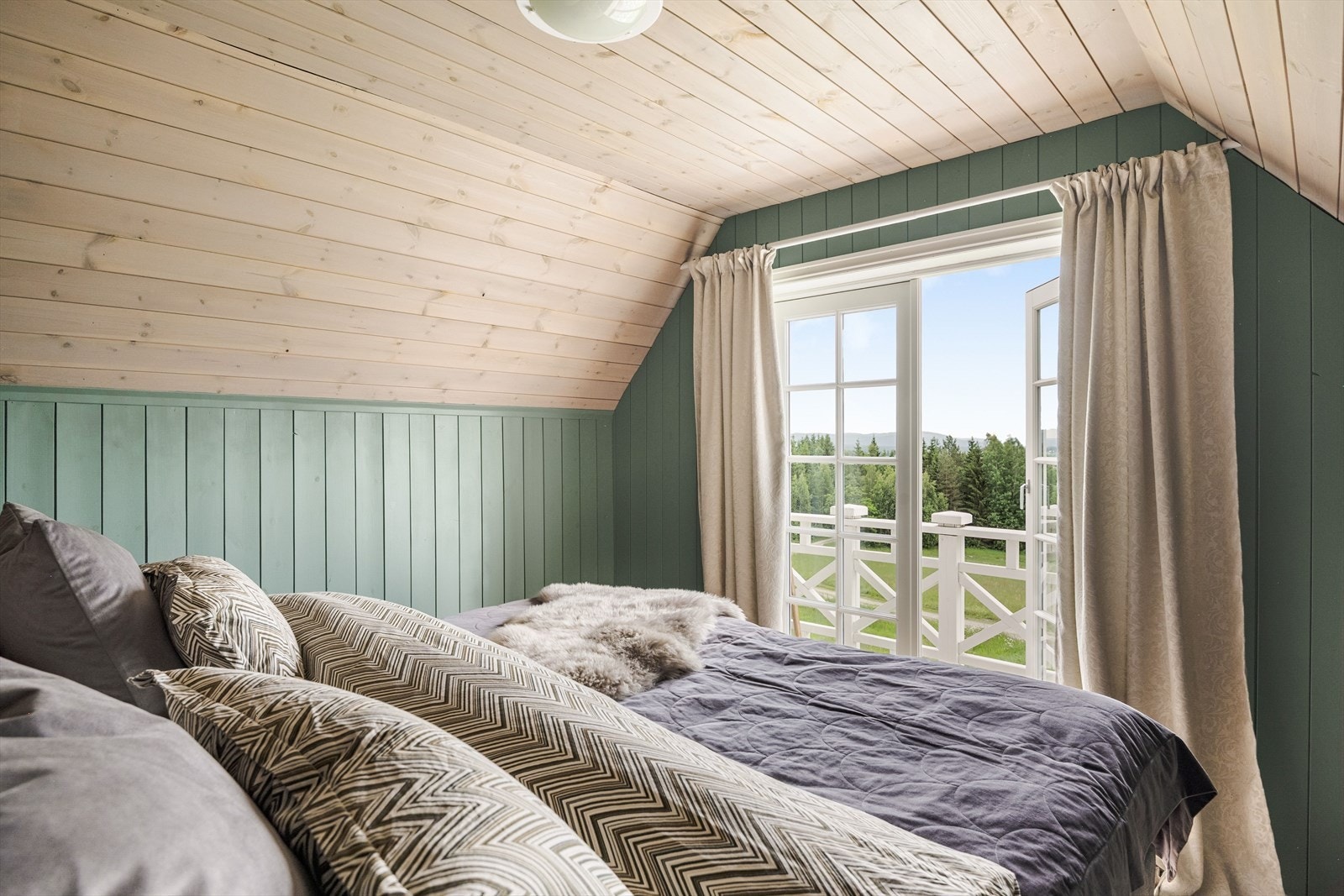 En egen ro å våkne opp til denne utsikten mot det fine landskapet. Galleribilde