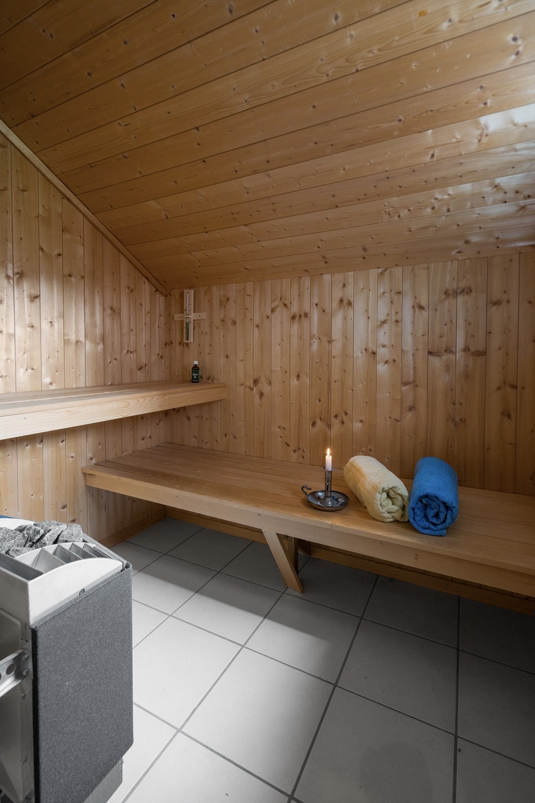 Egen badstue i tilknytning til badet i hovedetasjen. Galleribilde