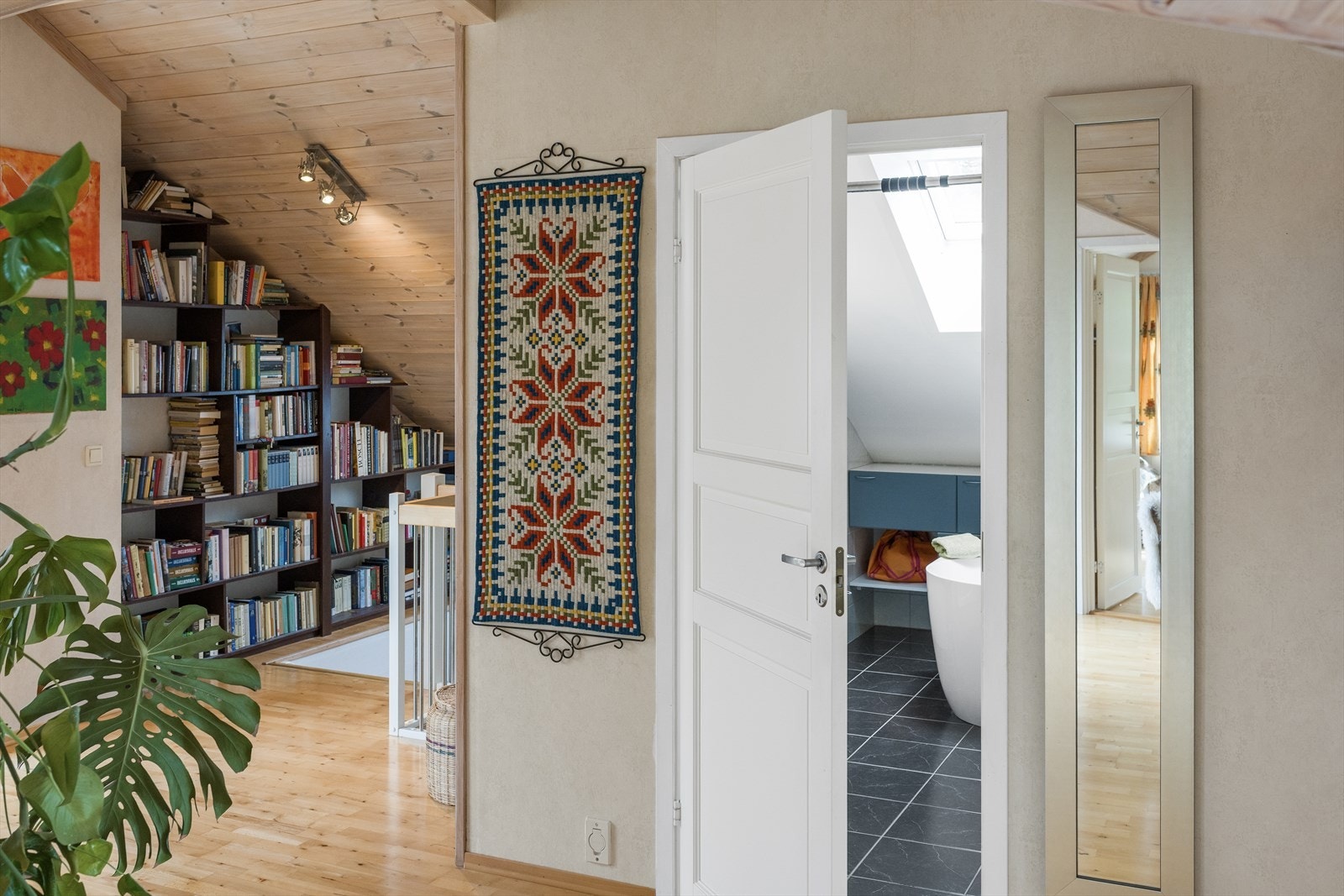 Inngang til badet fra loftstuen. Galleribilde