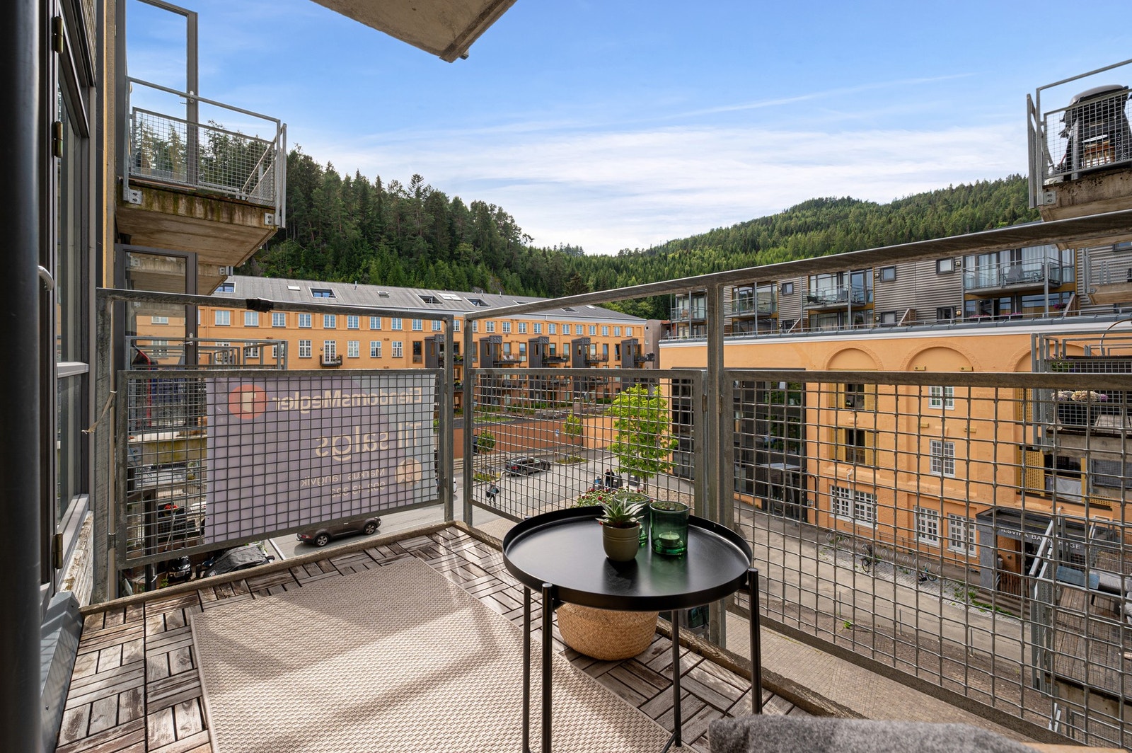 Flott balkongen på 4,9 kvadratmeter. Galleribilde