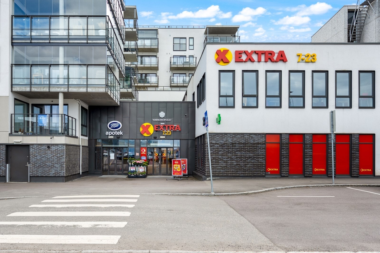 Kort vei til flere dagligvarebutikker. Galleribilde