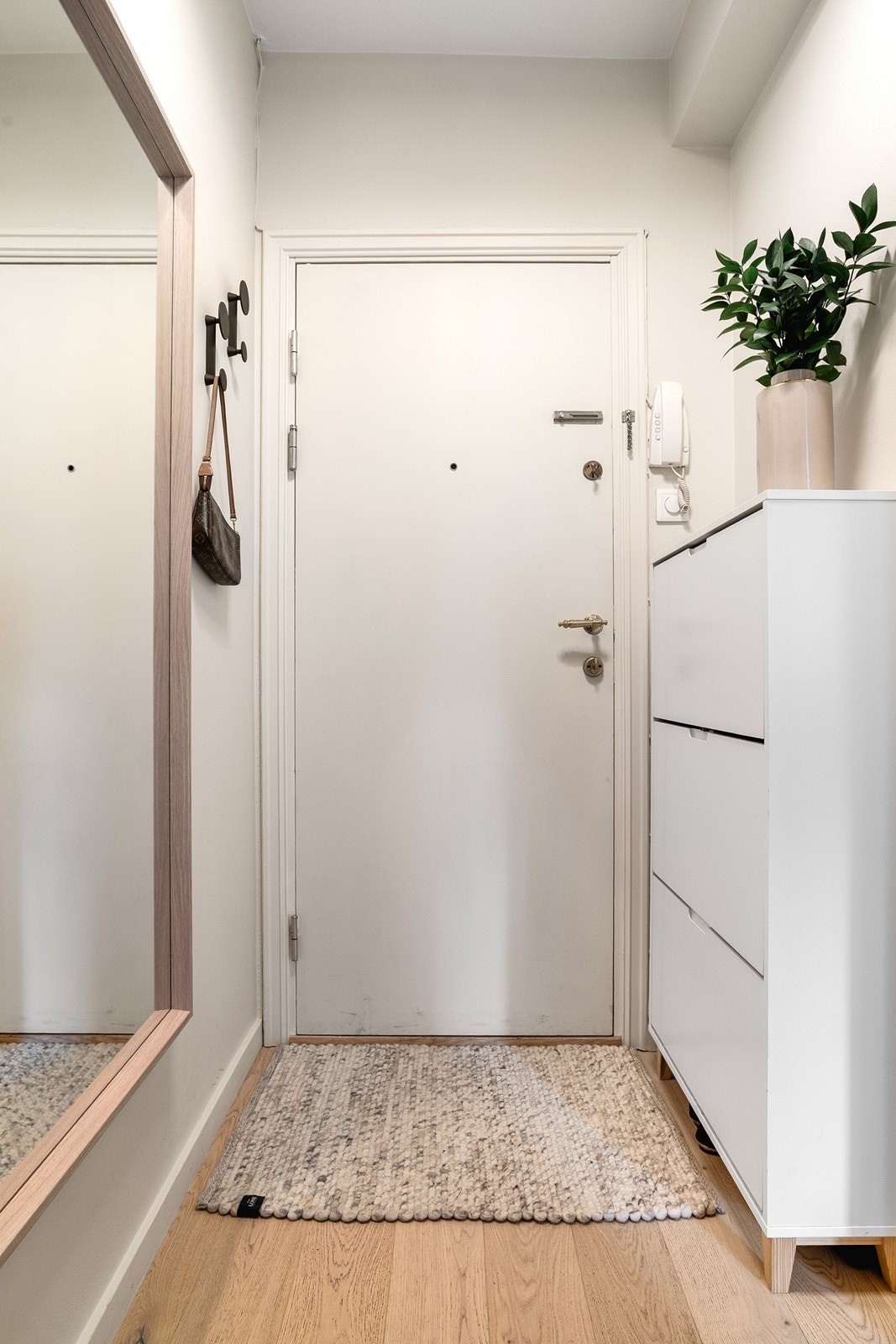 Velkommen inn! Leiligheten befinner seg i 4. etasje Galleribilde