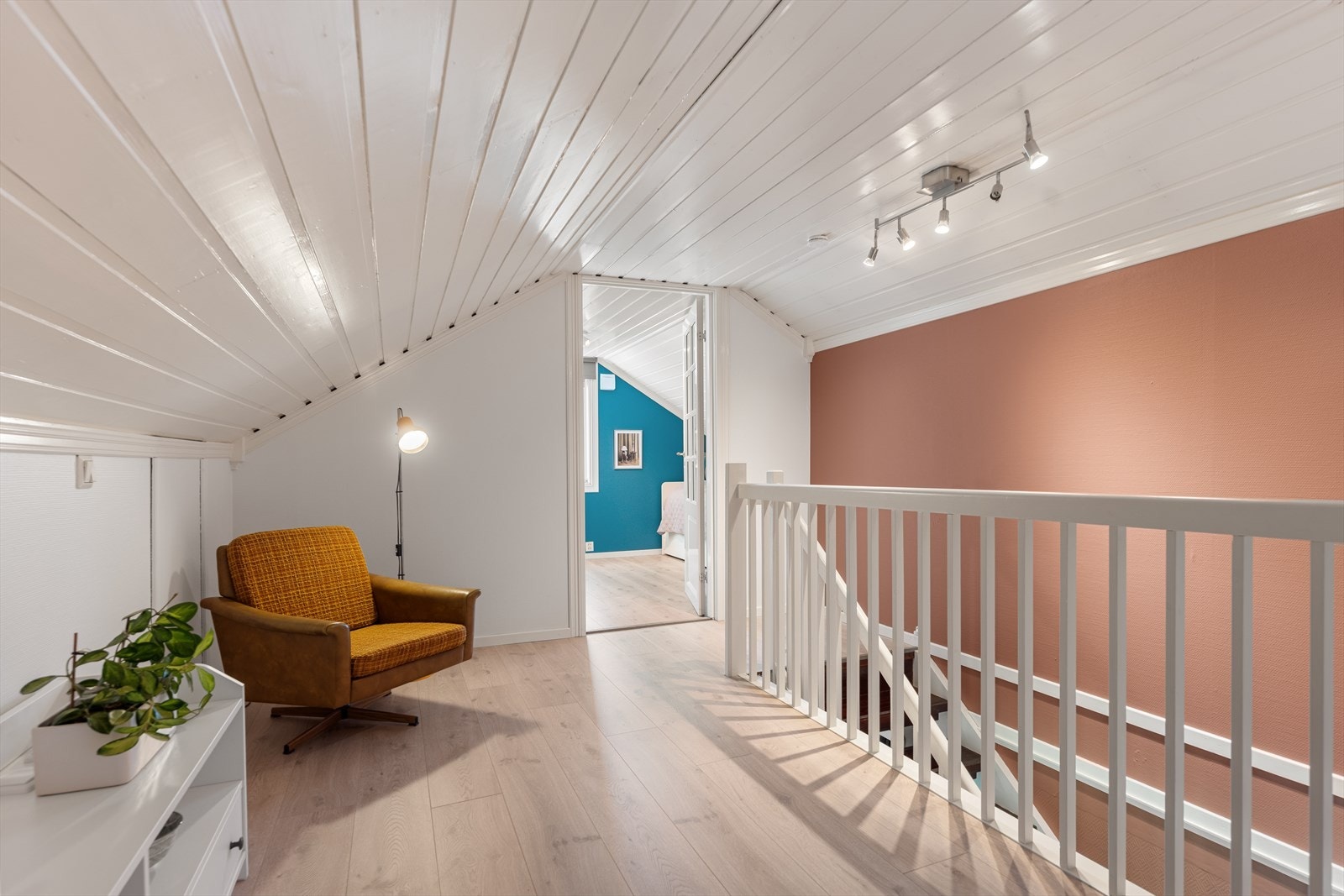 Allrom/gang i 2. etasje. Ikke godkjent for varig opphold. Galleribilde