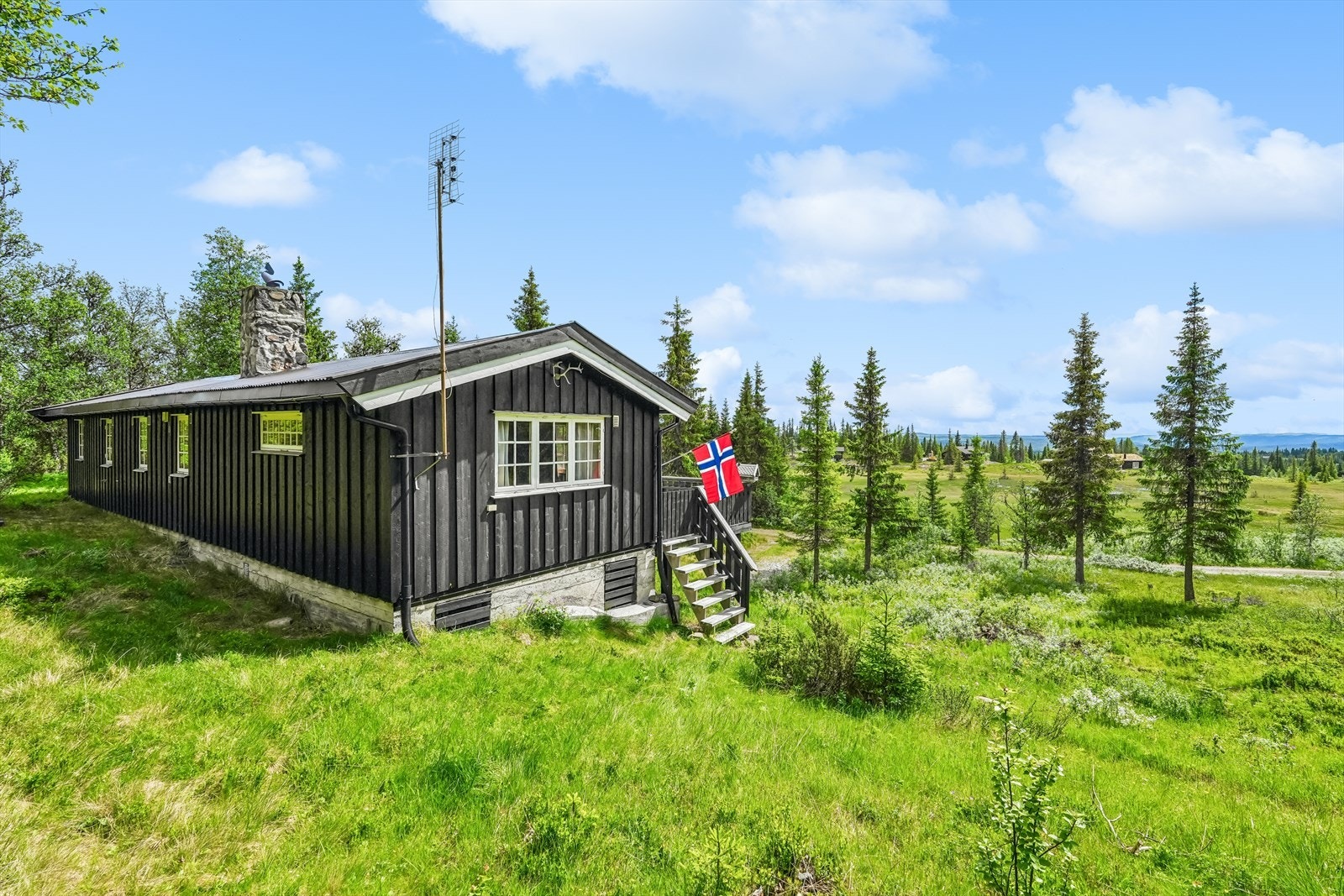 Velkommen til Øvre Lokkarvegen 21! (Foto: EFKT v/Tor Solberg) Galleribilde