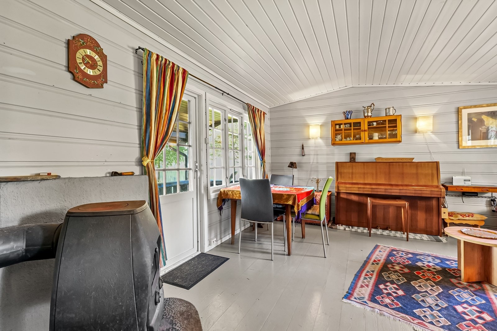 Direkte utgang til terrasse med utsikt mot Byglandsfjorden, Galleribilde