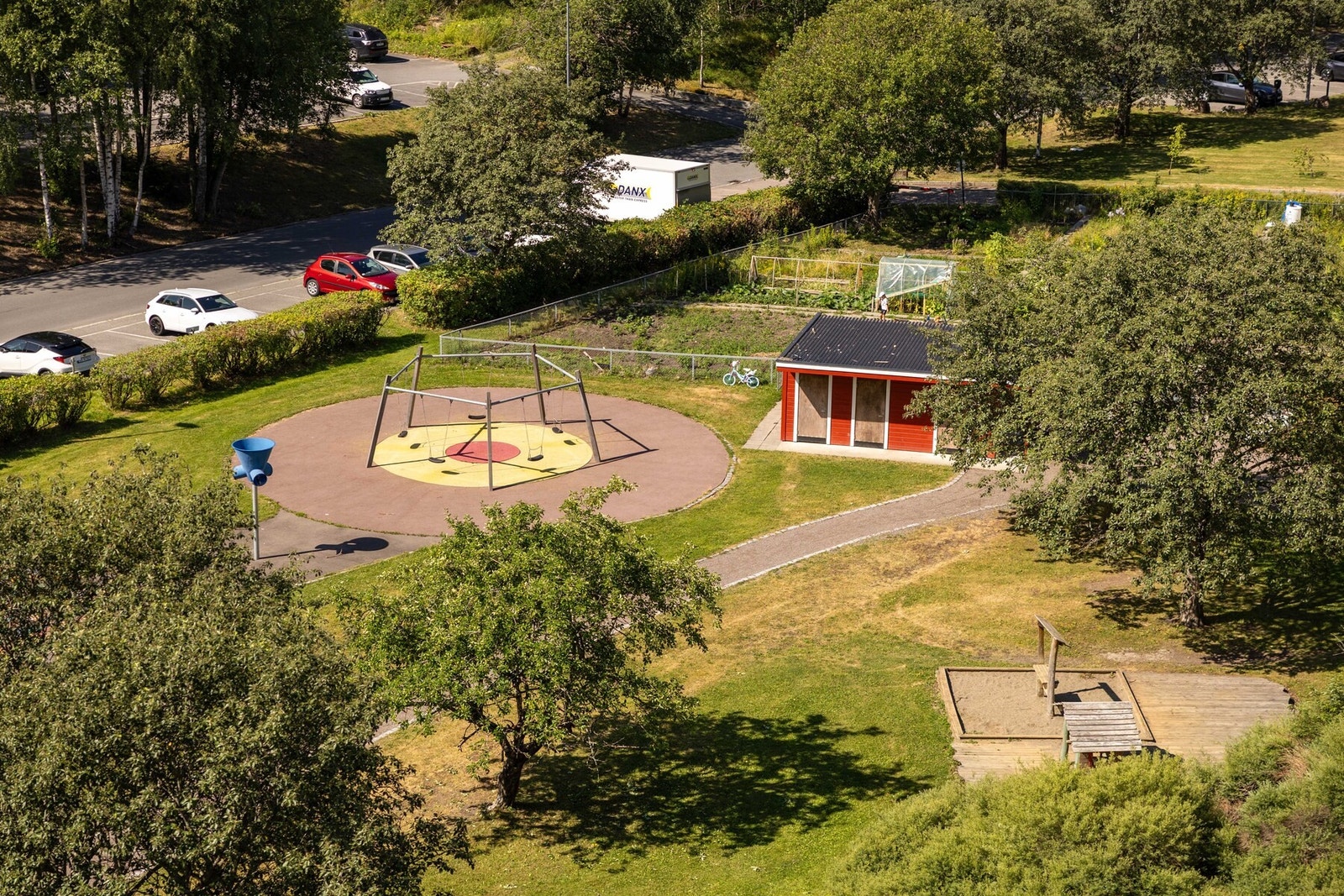 Her bor du praktisk og sentralt, med enkel tilgang til både servicetilbud og kollektivtransport. Galleribilde