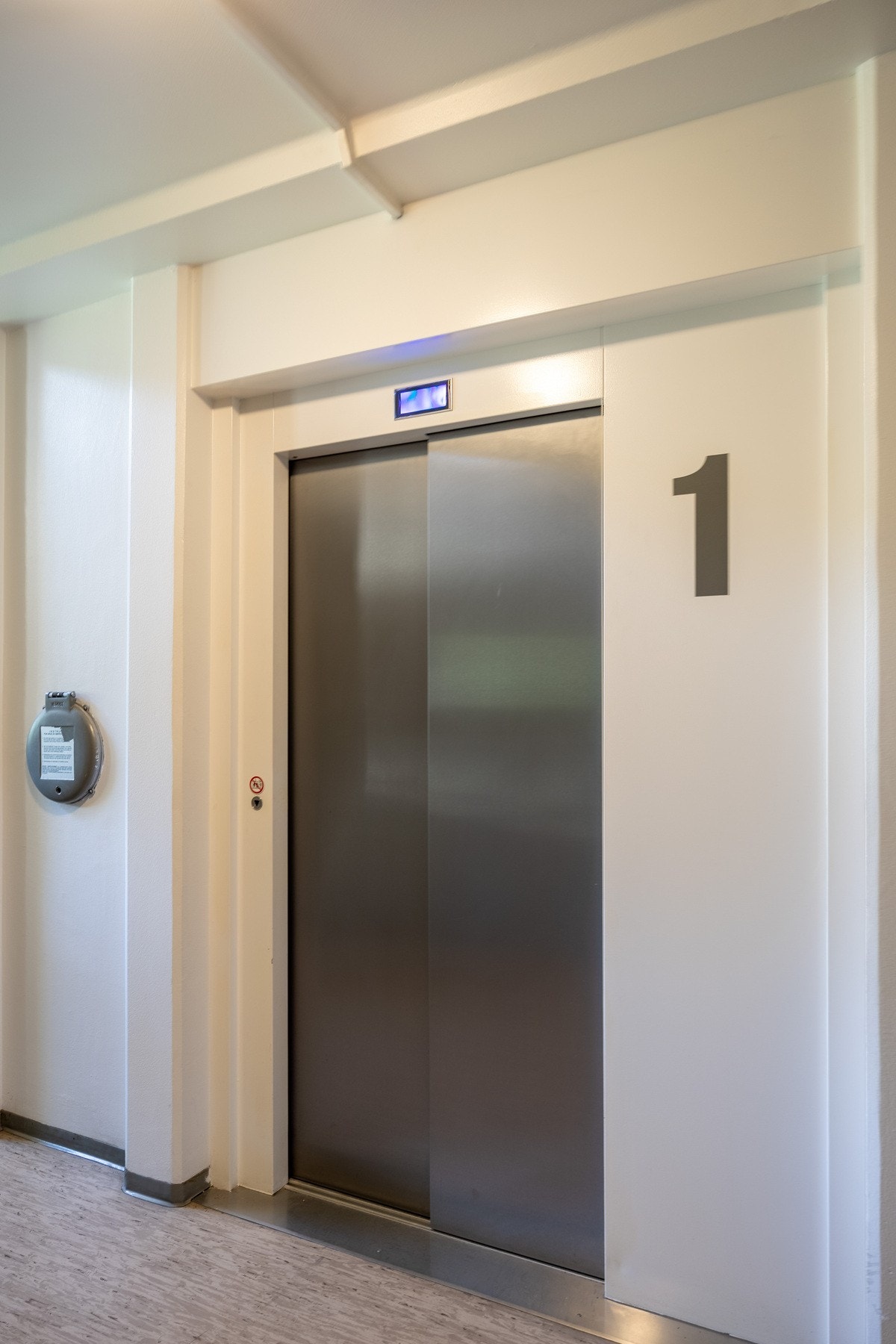 Leiligheten ligger i toppetasjen, med enkel tilkomst med heis. Galleribilde
