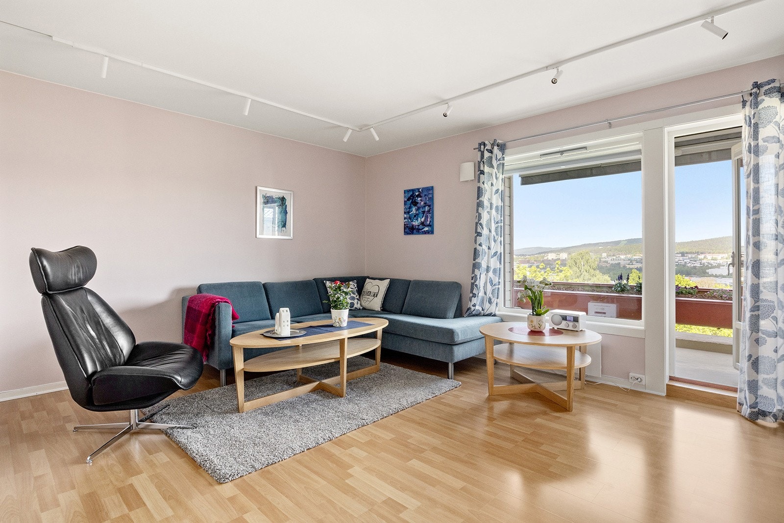 Lys og fin stue Galleribilde