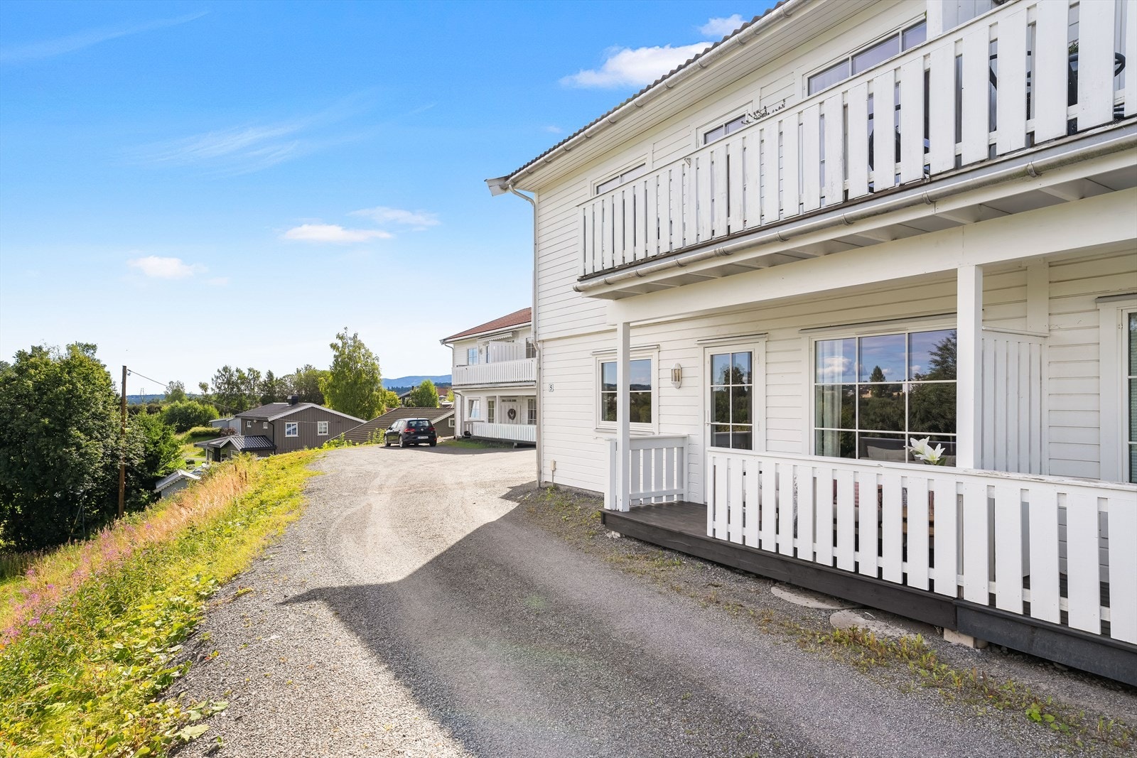 Attraktiv beliggenhet i Vømmølsvika på Håjenenga, ca. 1 km fra Lena sentrum. Galleribilde