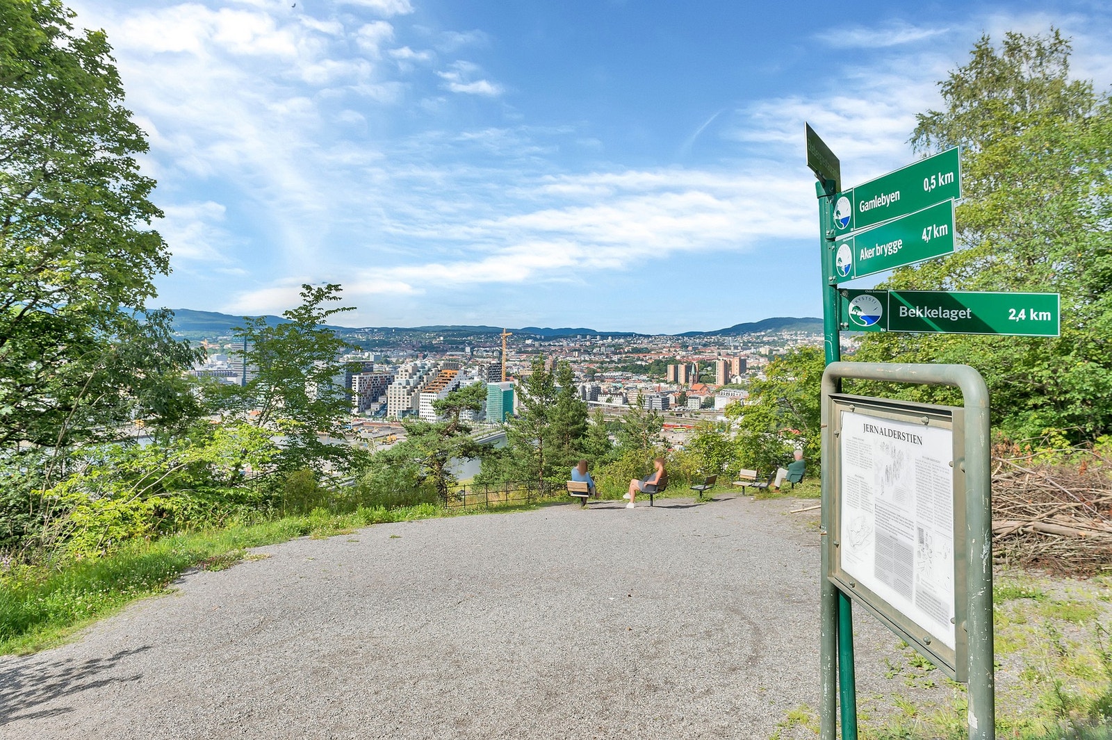Det er lett å gå ned til sentrum eller bare nyte utsikten fra Ekebergparken Galleribilde