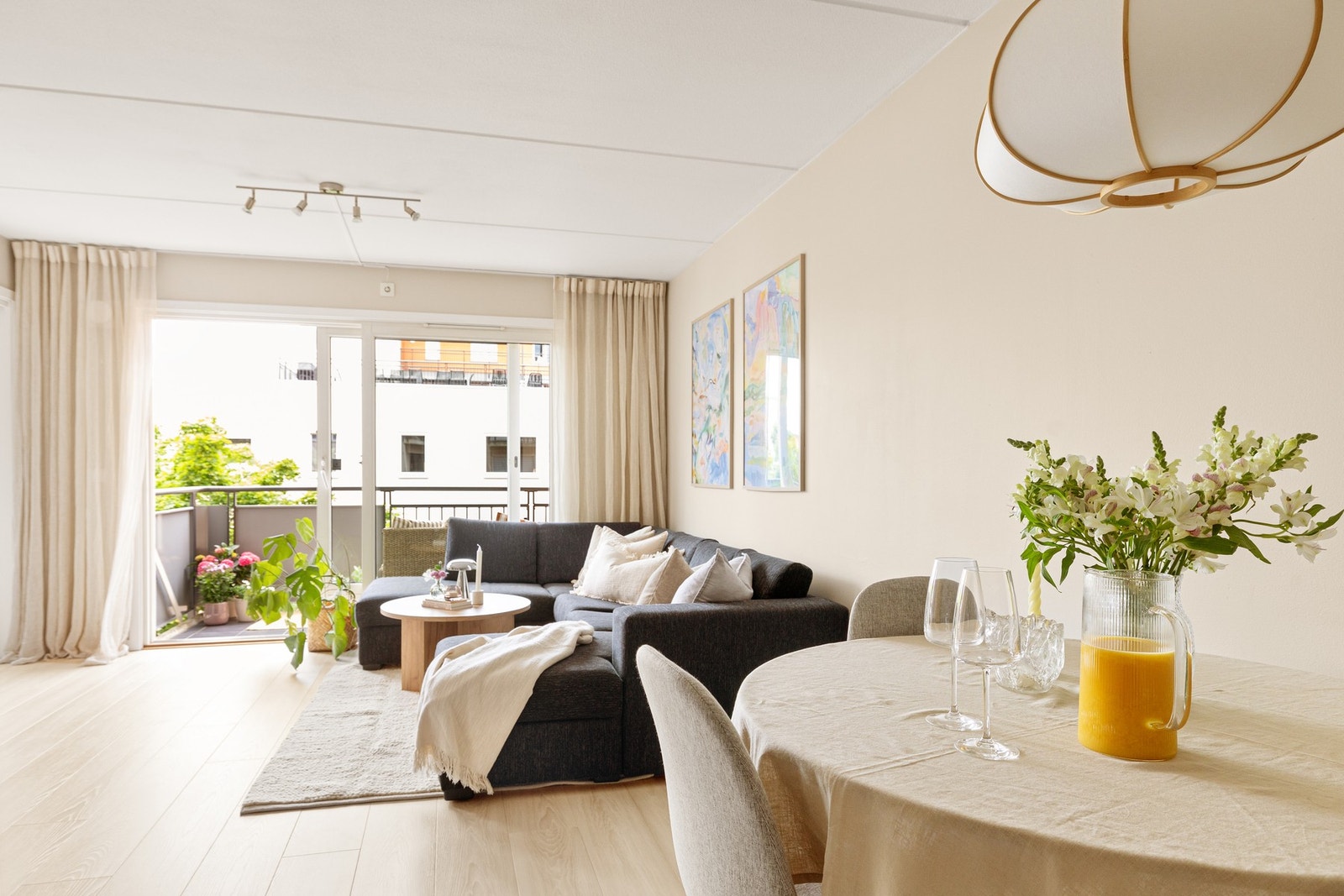 Leiligheten disponerer i tillegg en stor kjellerbod på 5 m², med bra inneklima! Galleribilde