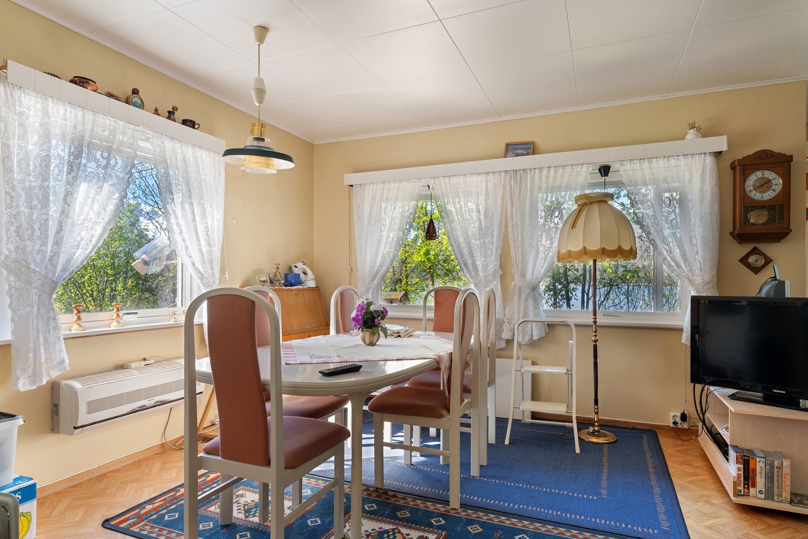 Spisestue - gode muligheter for hyggelige samlingspunkter med familie og venner. Galleribilde