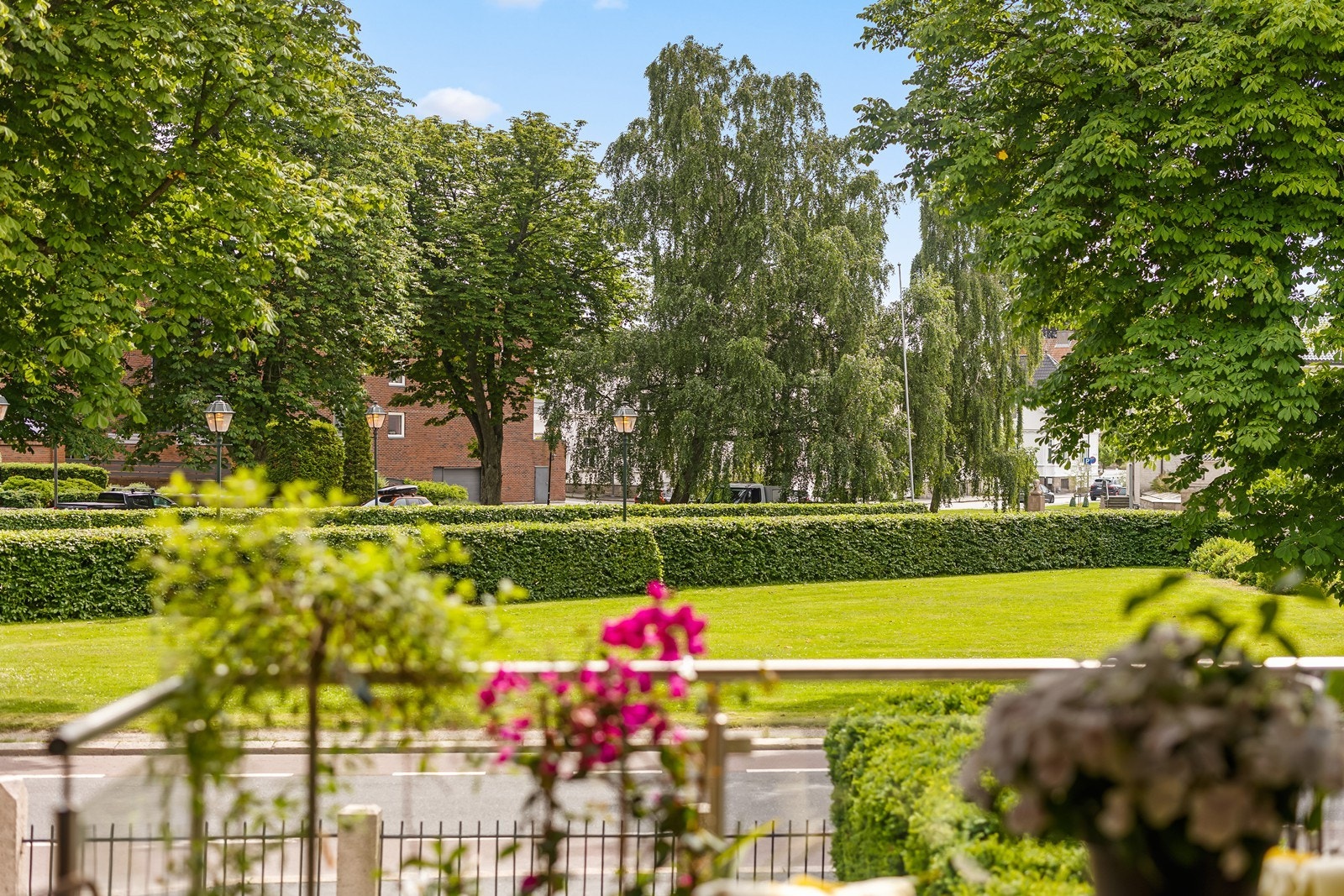 Flotte grønne omgivelser like utenfor døren. Galleribilde