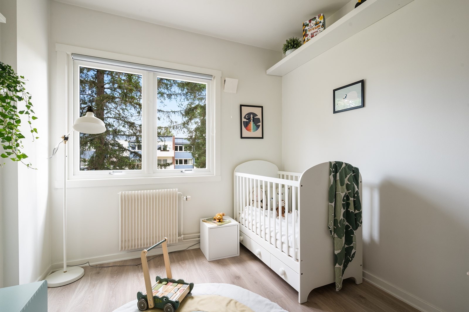 Passer ypperlig som barnerom, gjesterom eller hjemmekontor. Galleribilde