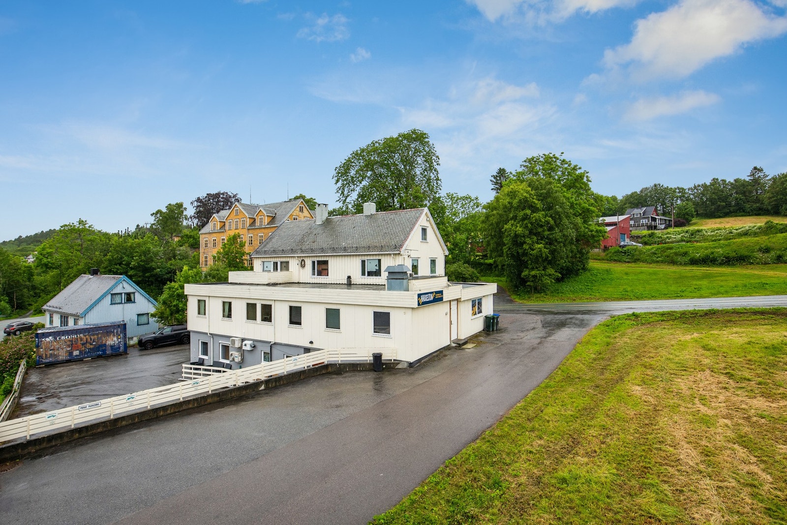 EiendomsMegler1 v/Anbjørn Ulseth presenterer Averøyveien 61 - Foto EFKT : Vilde Dahl Galleribilde