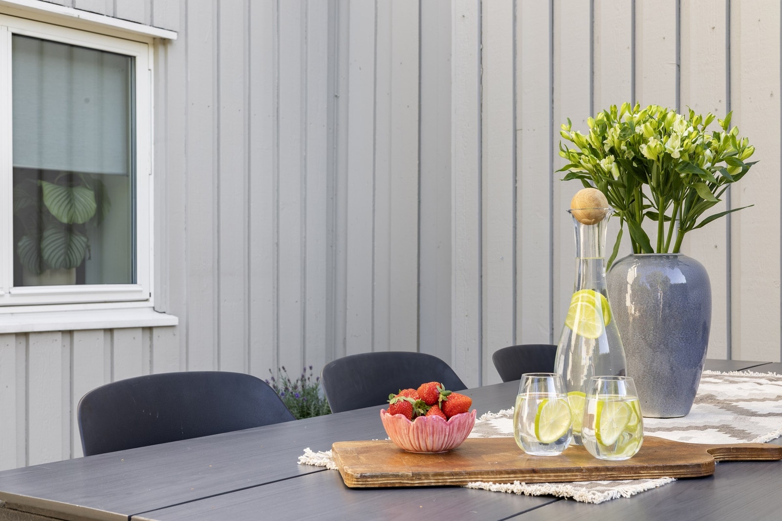 Et godt utgangspunkt for både hyggelige middager og koselige sammenkomster på vakre sommerdager og kvelder Galleribilde