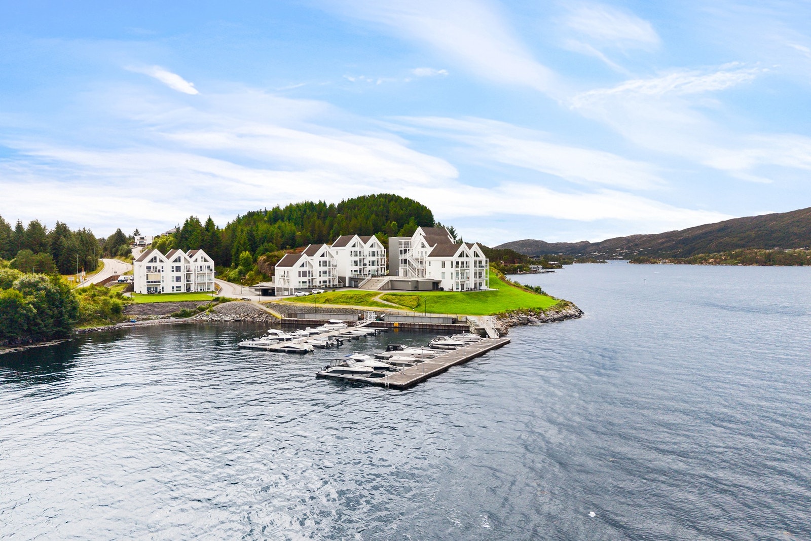 Er du glad i livet ved sjøen? Da er dette boligen for deg! Galleribilde