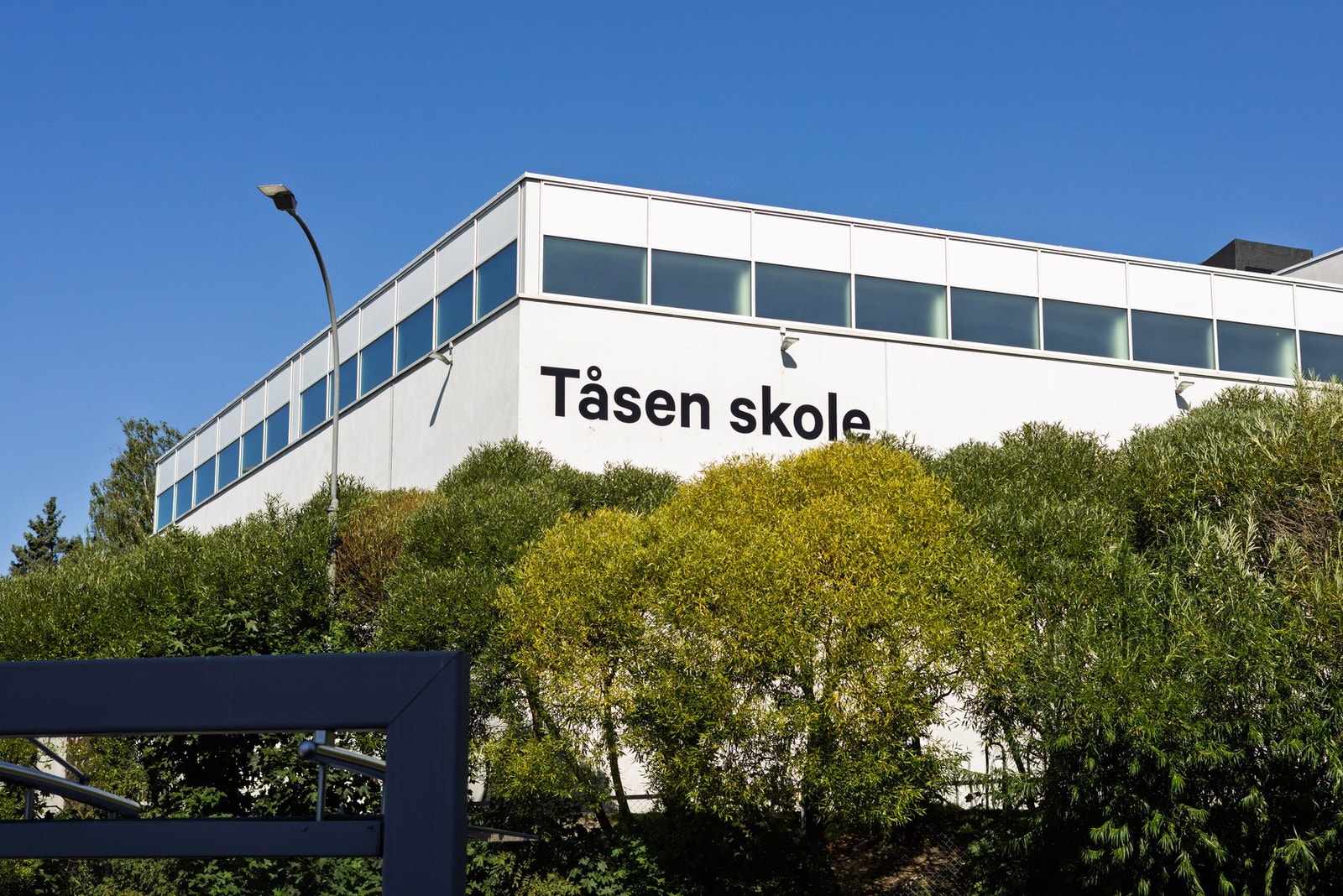 Kort gangavstand til populære Tåsen skole gjør beliggenheten attraktiv for barnefamilier. Galleribilde