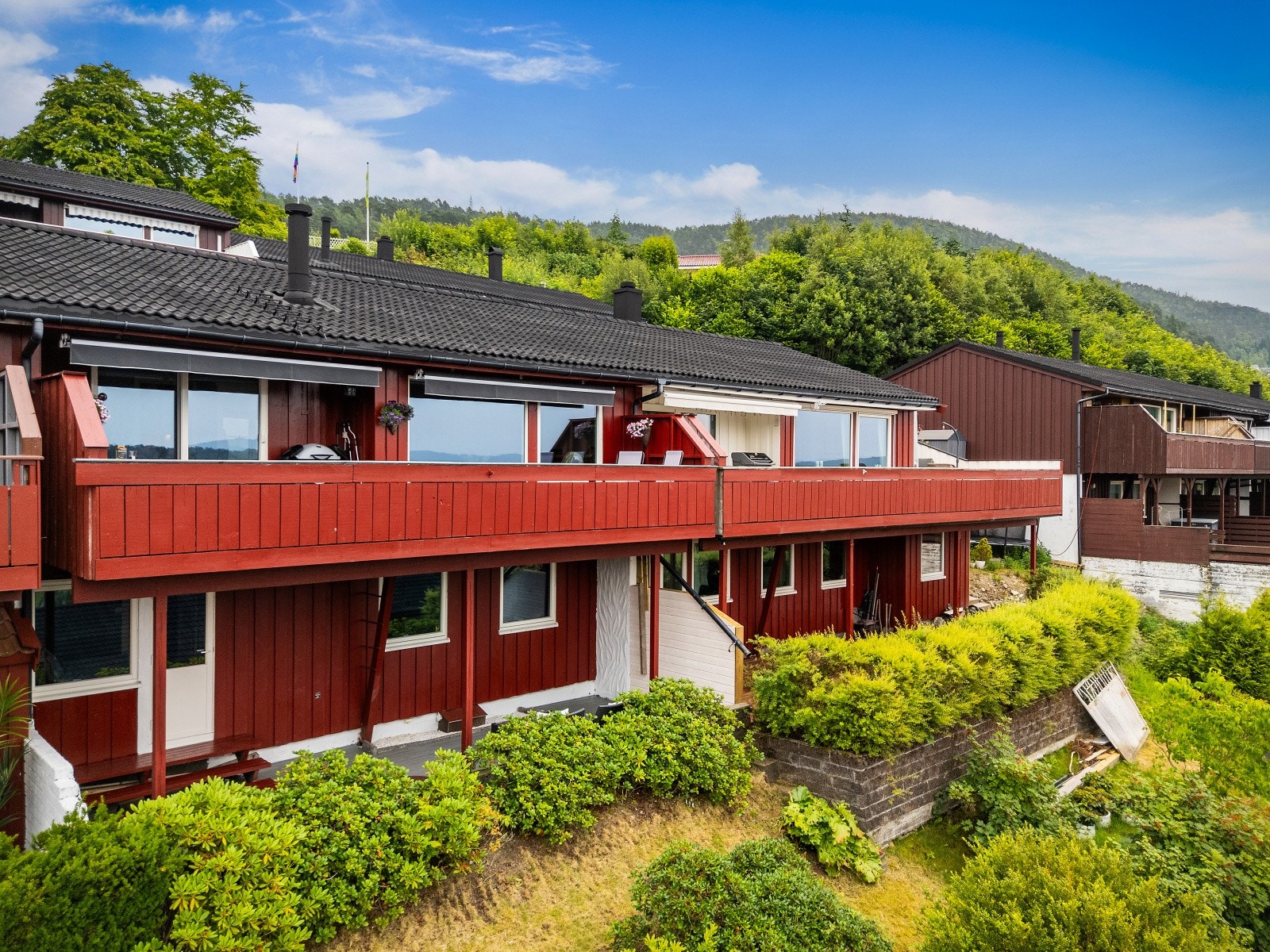 Boligen har en attraktiv og sentral beliggenhet i Fyllingsdalen. Galleribilde