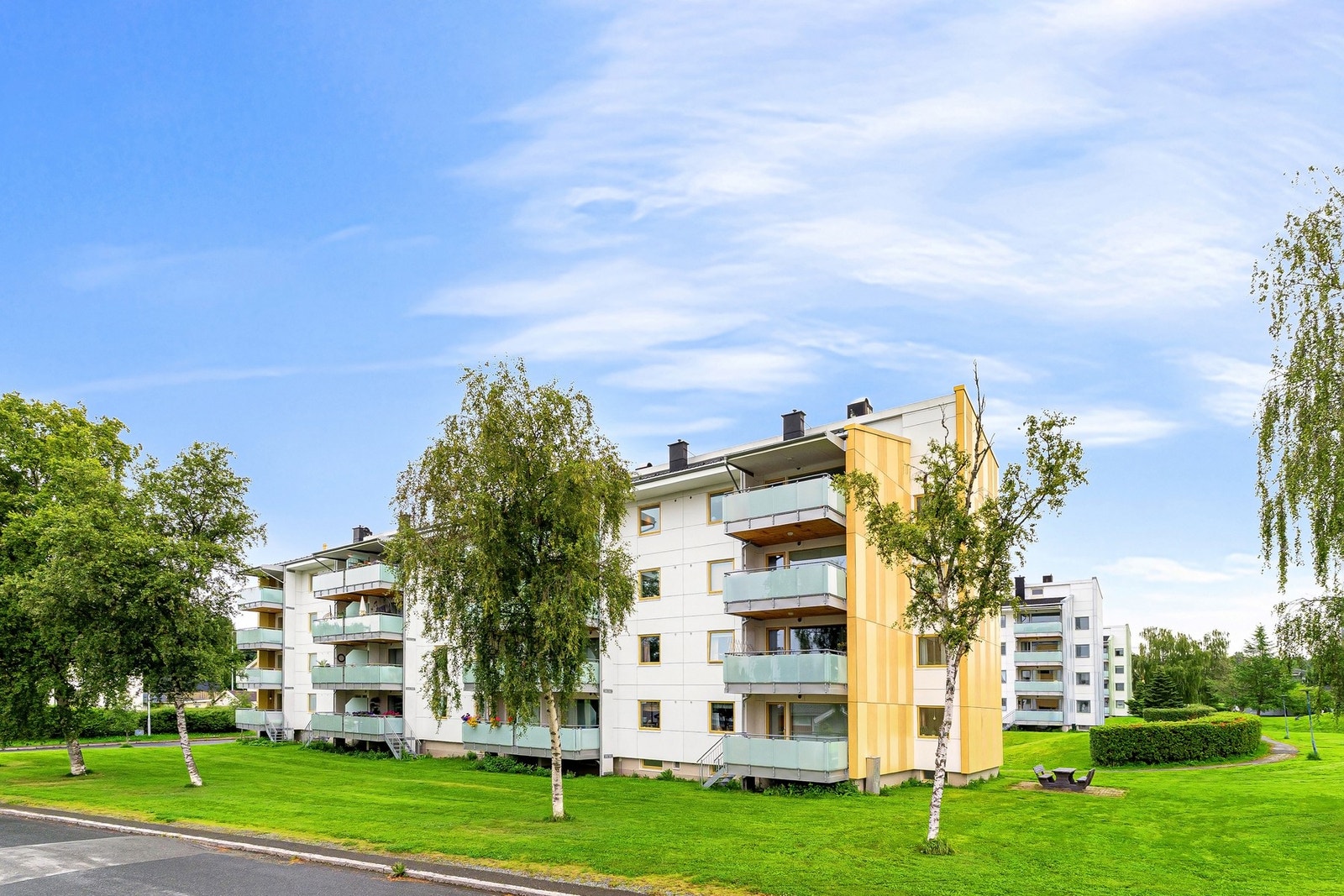 Leiligheten ligger fint til i byggets 4. etasje Galleribilde