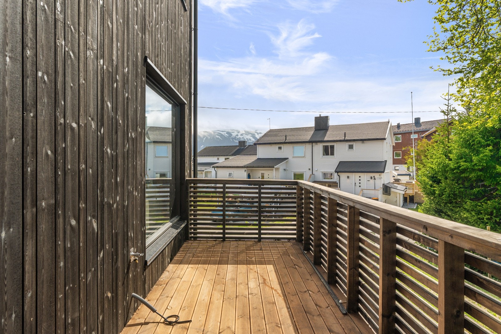 Her er det god plass til å innrede med utemøbler og grill for hyggelige stunder utendørs.