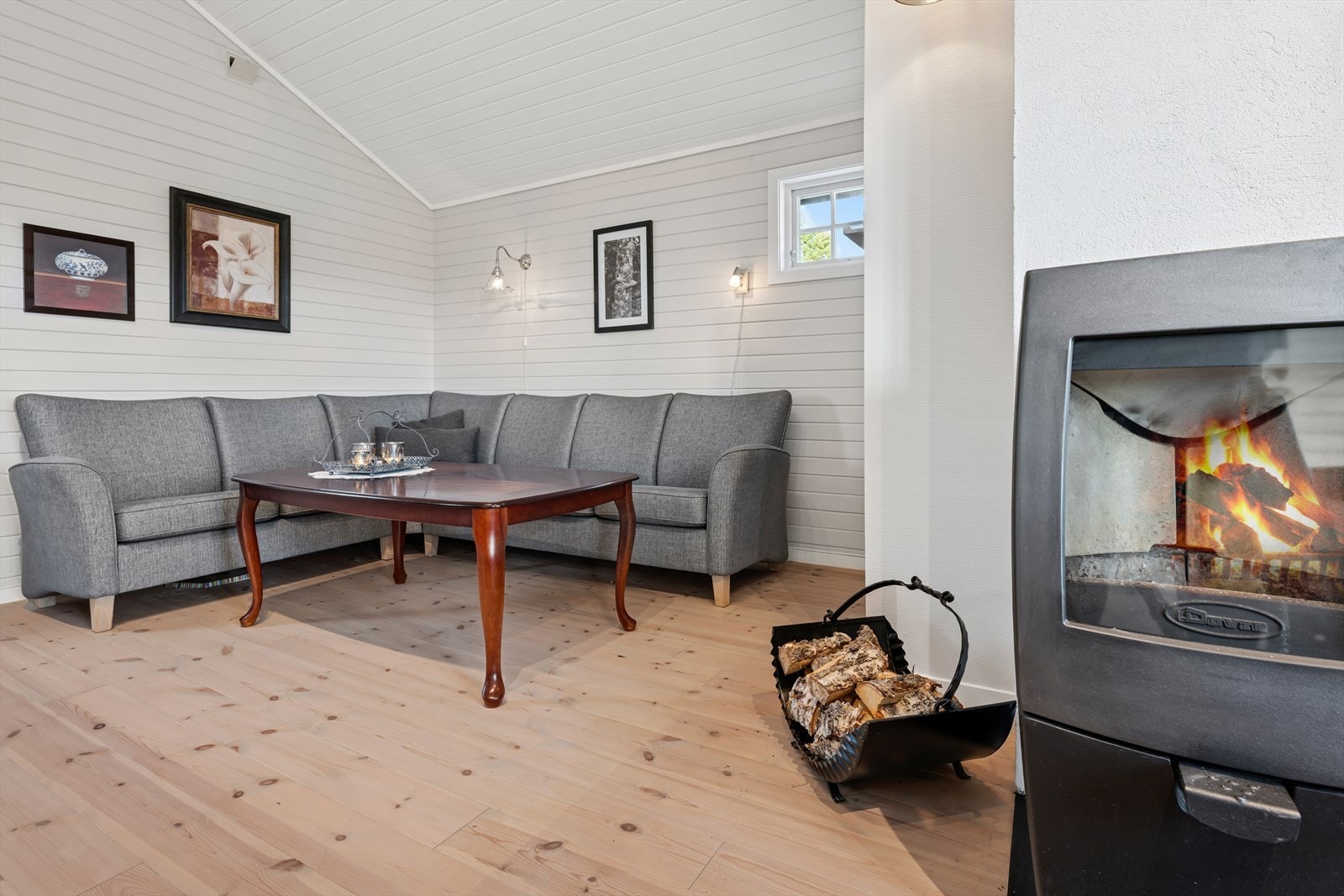 Sofakroken finner fort sin naturlige plass i rommet. Galleribilde