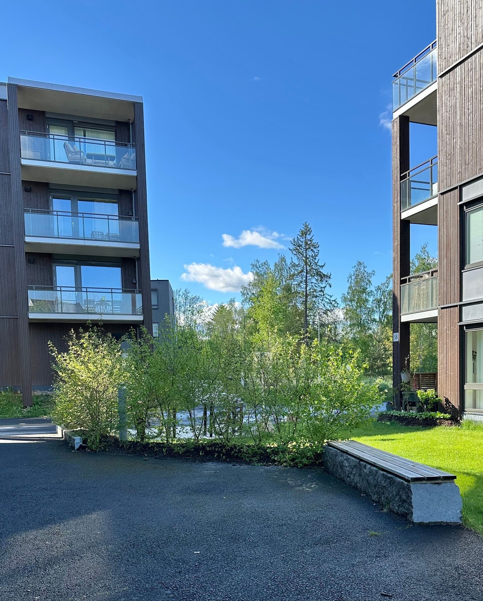 Foran inngangspartiet Galleribilde
