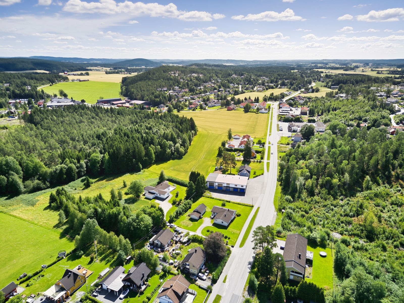 Det kort vei til både matbutikk, idrettsanlegg og busstopp. Galleribilde