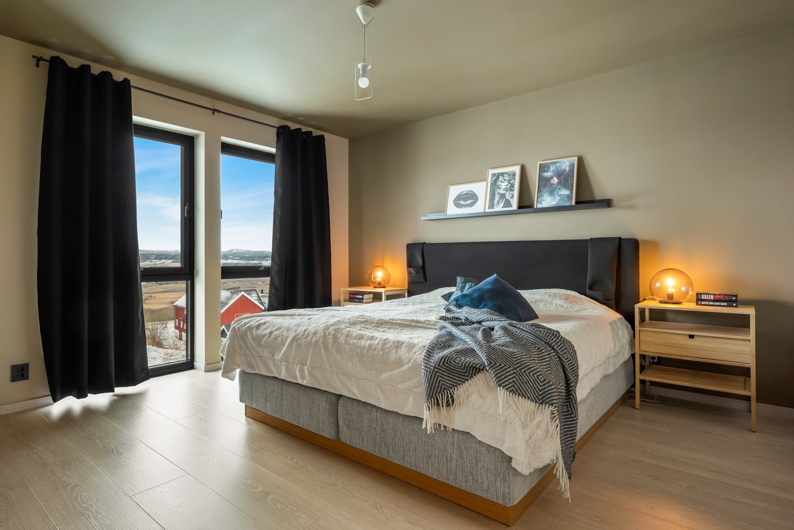 Med hele syv soverom er det god plass til familier med flere barn. Galleribilde