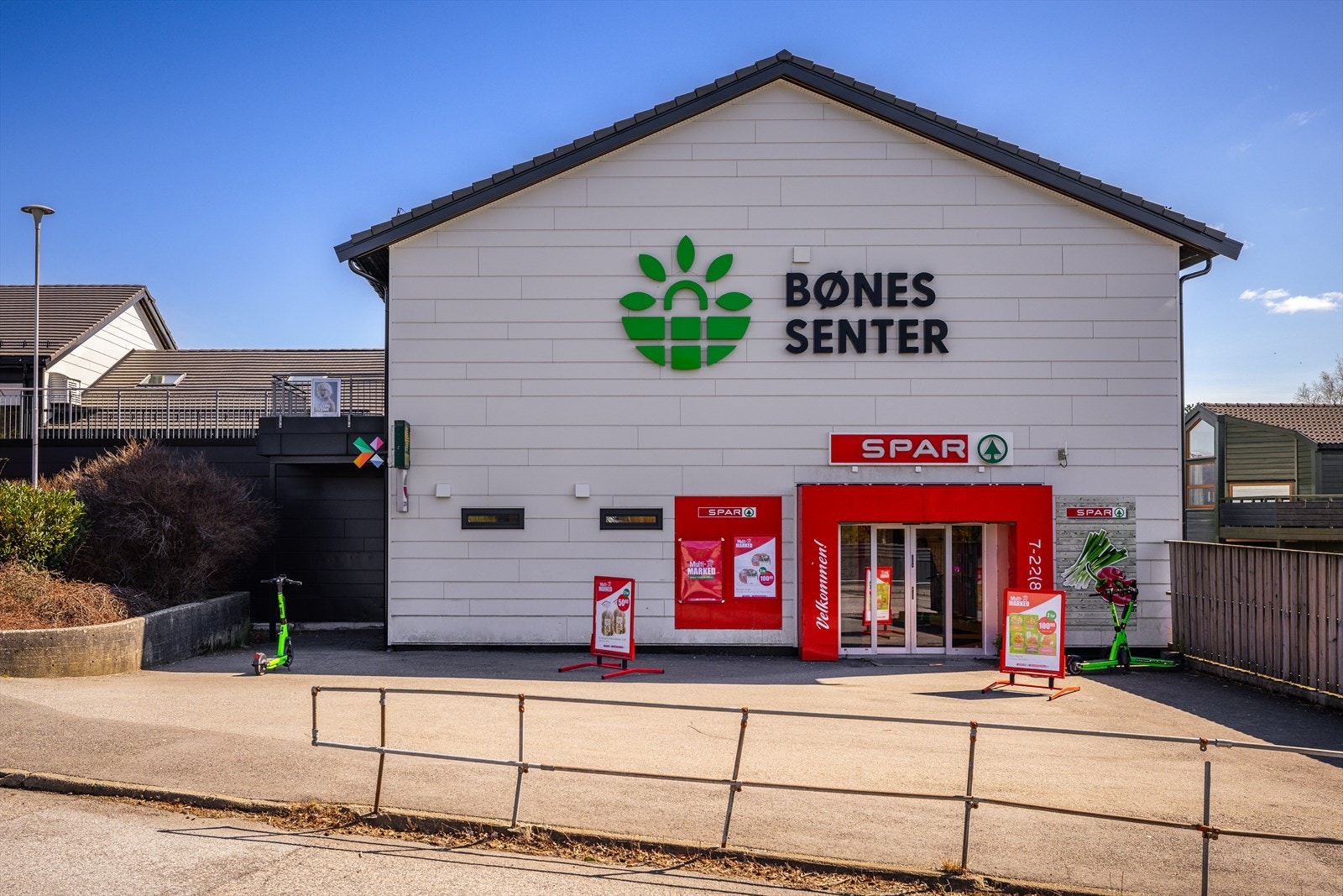 Dagligvarehandelen gjøres enkelt på Spar Bønes, kun 4 minutters gange fra boligen. Galleribilde