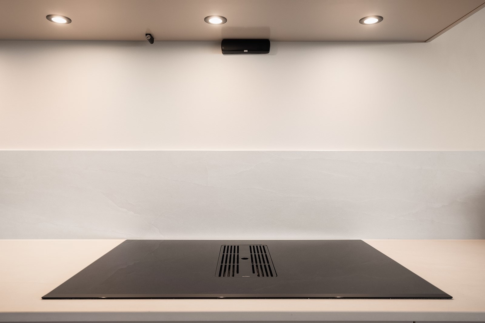 Platetopp med integrert ventilator. Galleribilde