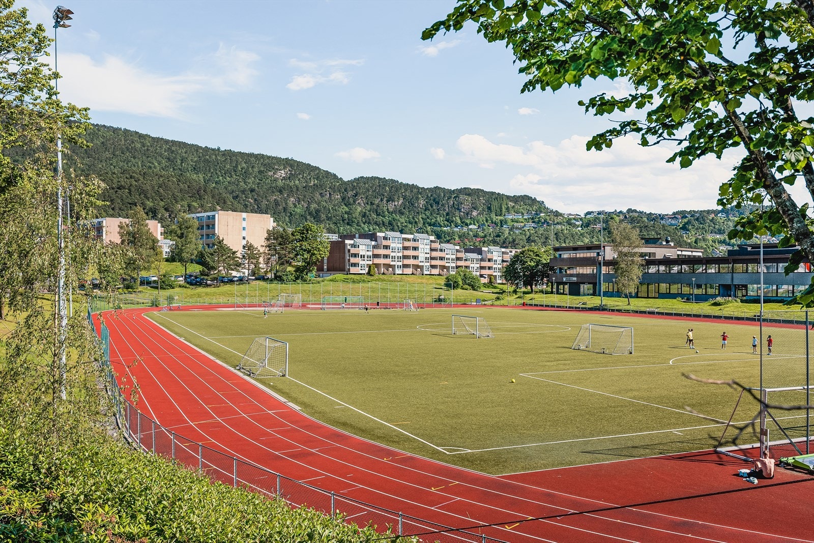 Sælensminde ballbane ligger kun en kort spasertur unna. Galleribilde